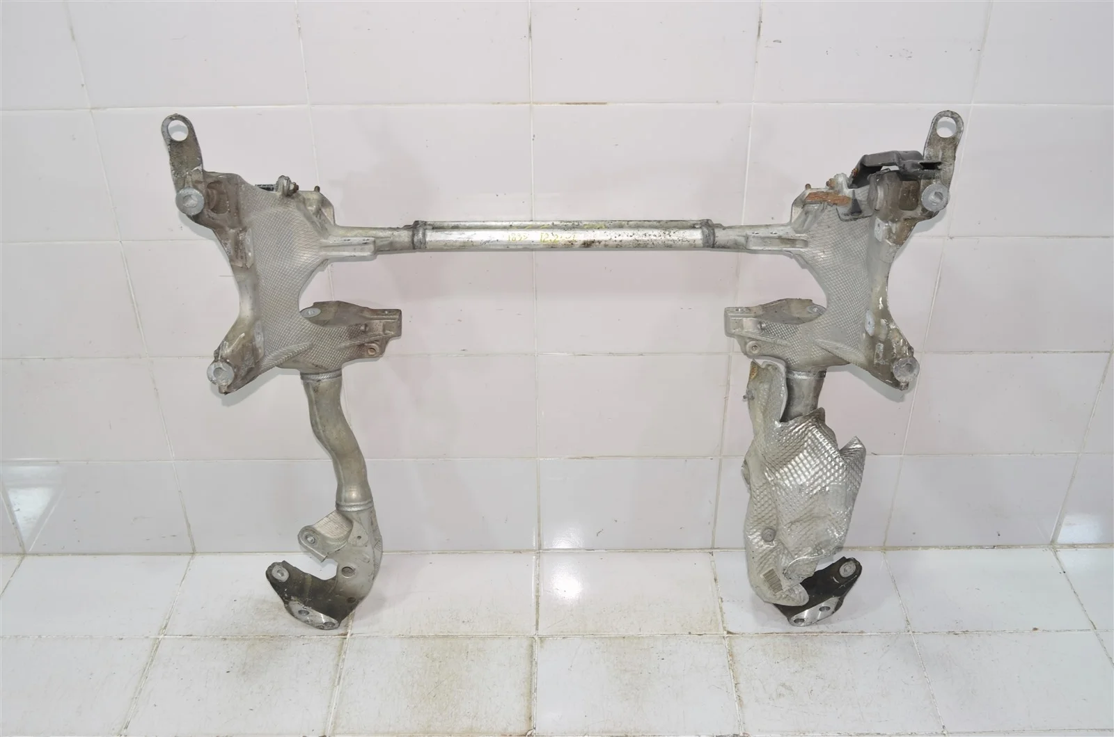 Подрамник AUDI Q5 2008-2017 8R0399315J 8R