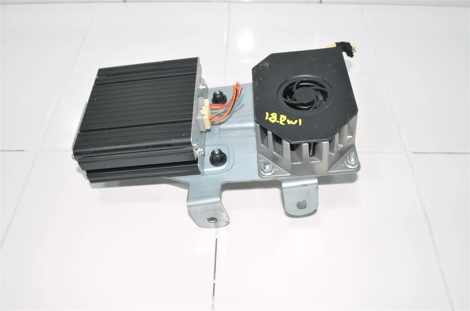 Усилитель акустической системы MERCEDES-BENZ GL-class 2006-2012 A2118705189 X164