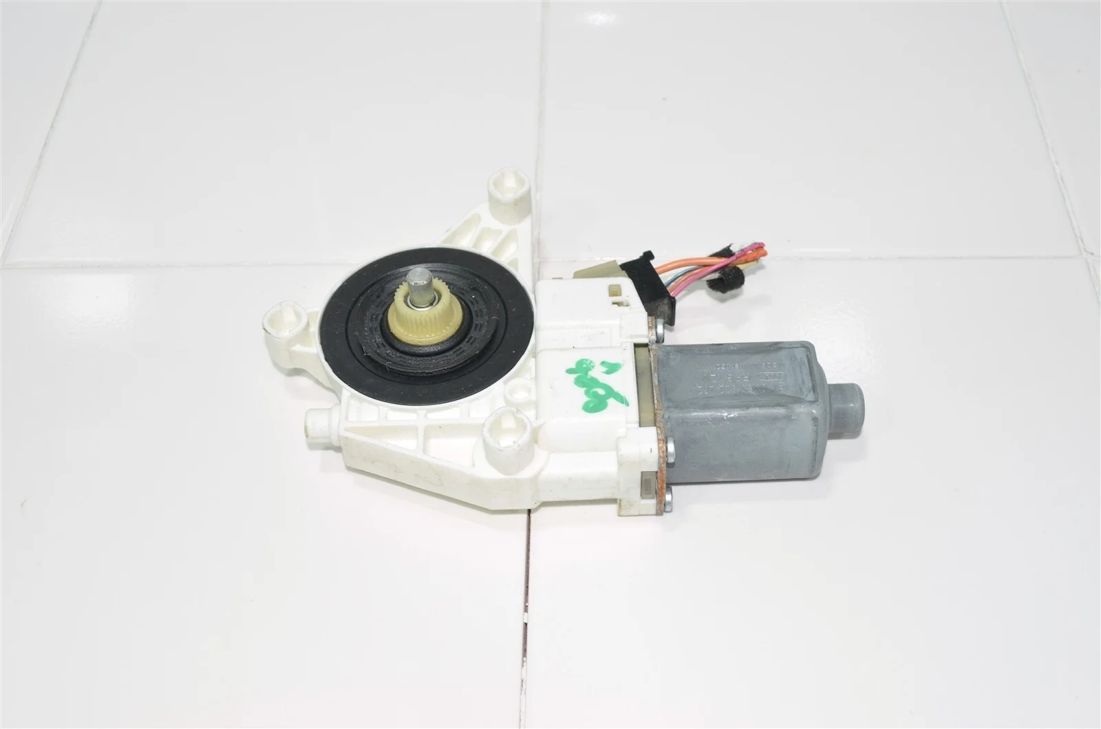 Мотор стеклоподъемника MERCEDES-BENZ GL-class 2006-2012 A2518200842 X164, передний правый