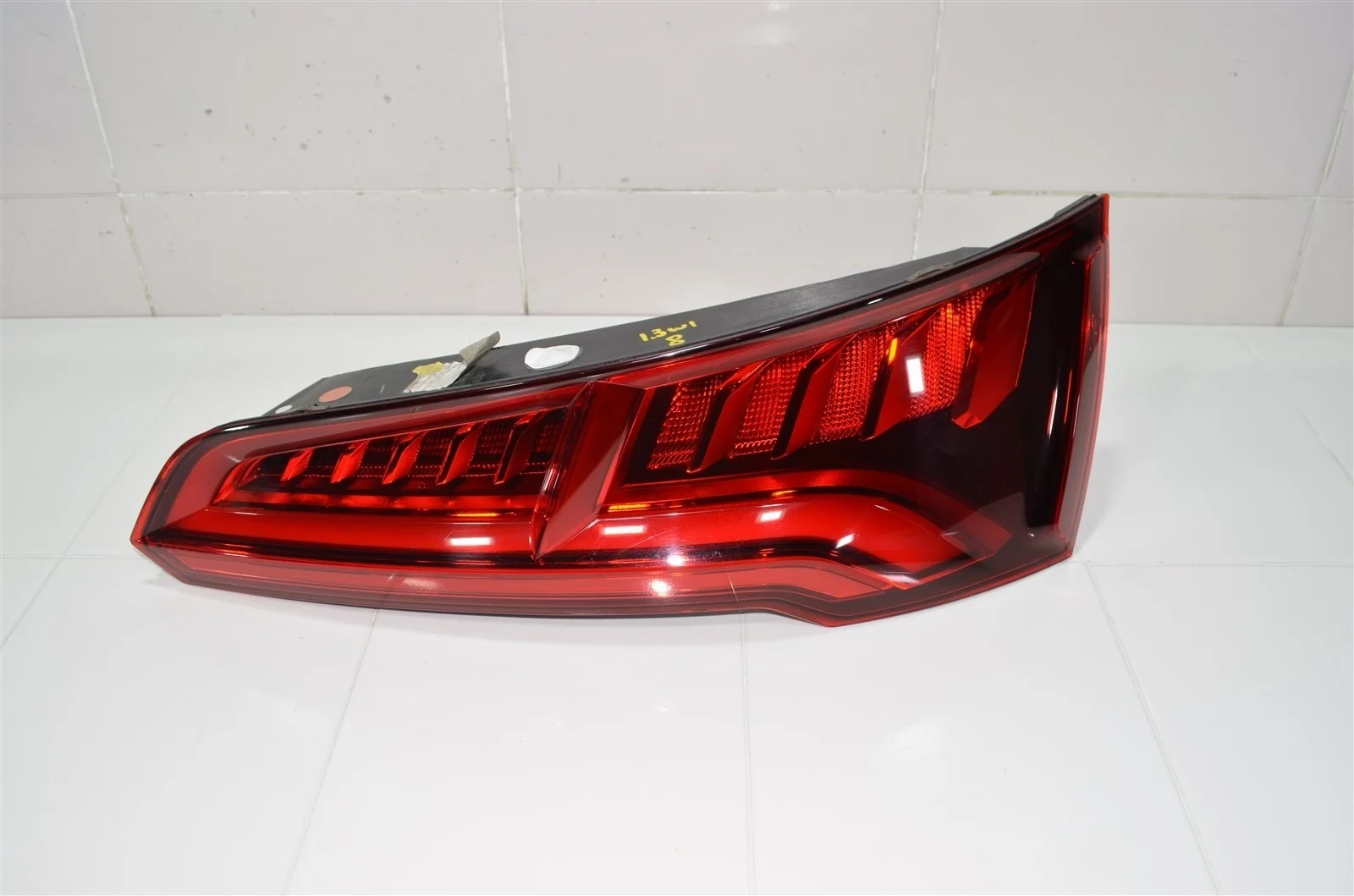 Фонарь AUDI Q5 2017+ 80A945094B FY 80A, правый