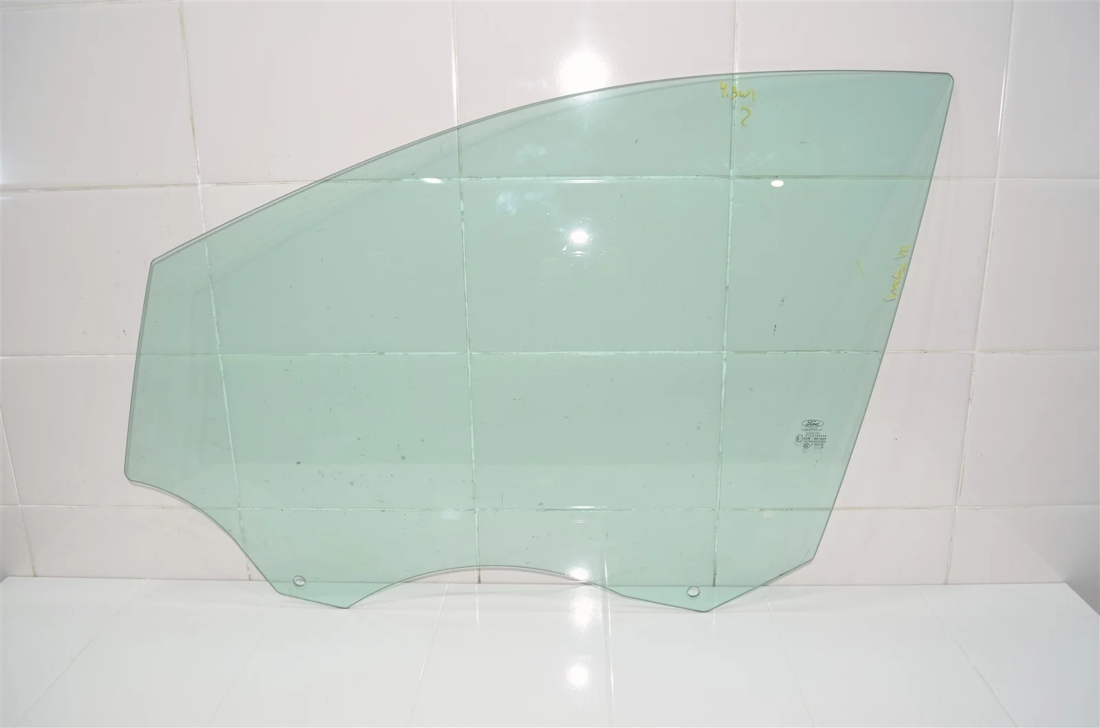 Стекло двери FORD KUGA 2012+ 5213278 CBS, переднее левое