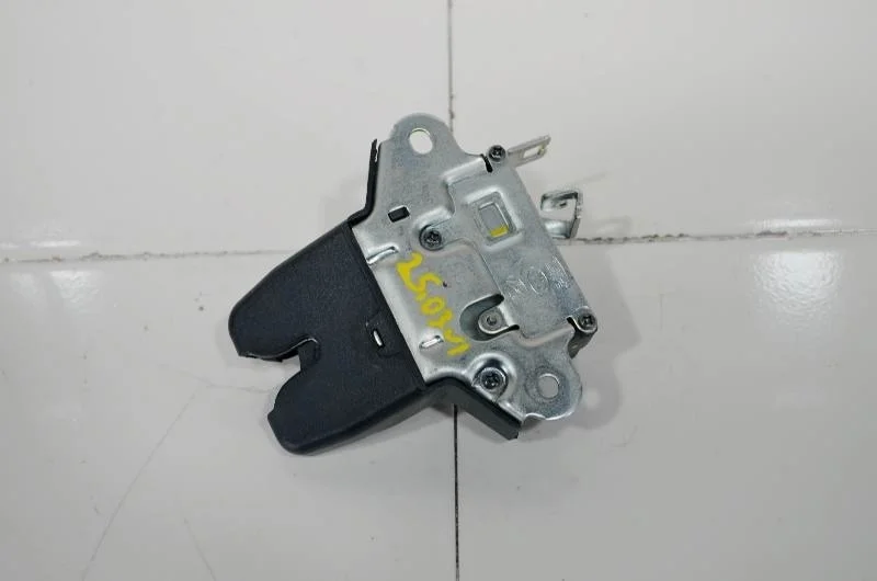 Замок багажника KIA Optima 2013+ 812302T001 TF