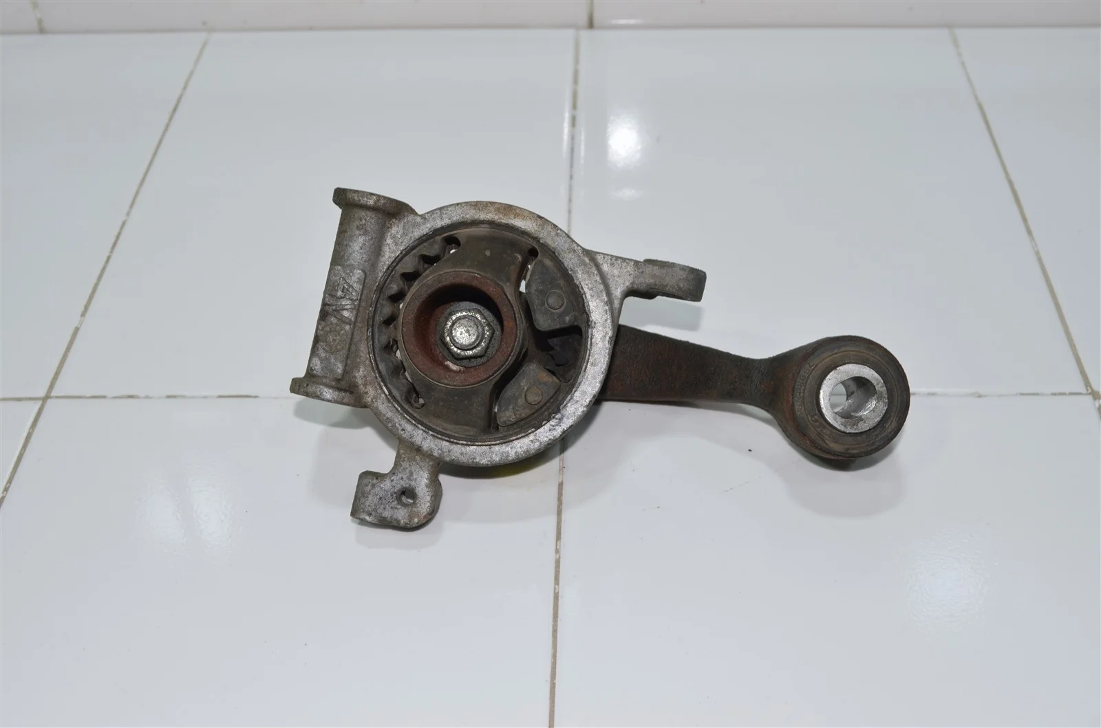 Опора двигателя NISSAN MURANO 2015+ 113604RA0A Z52, задняя