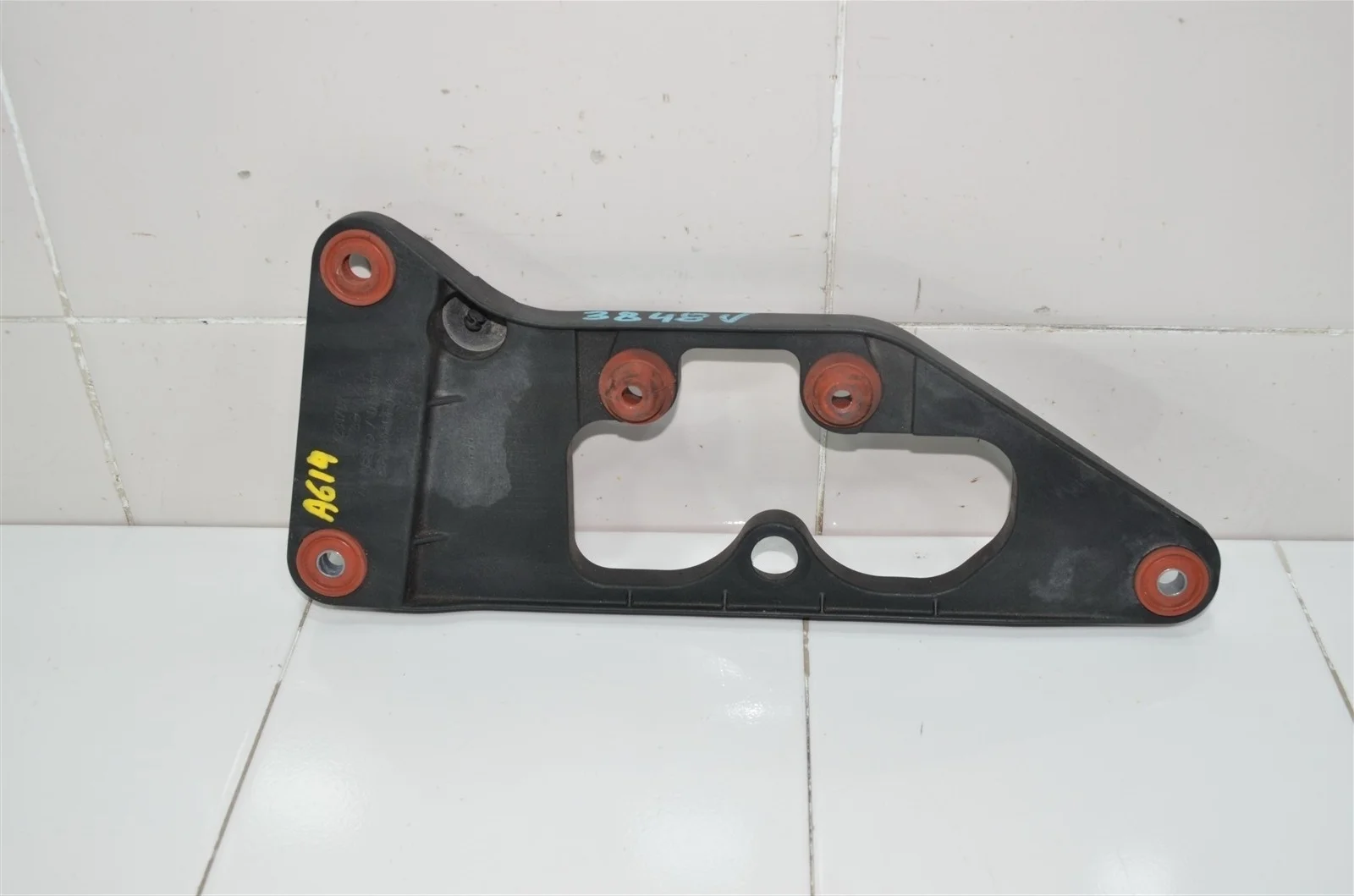 Кронштейн насоса пневмоподвески BMW X5 2006+ 3231707 E70