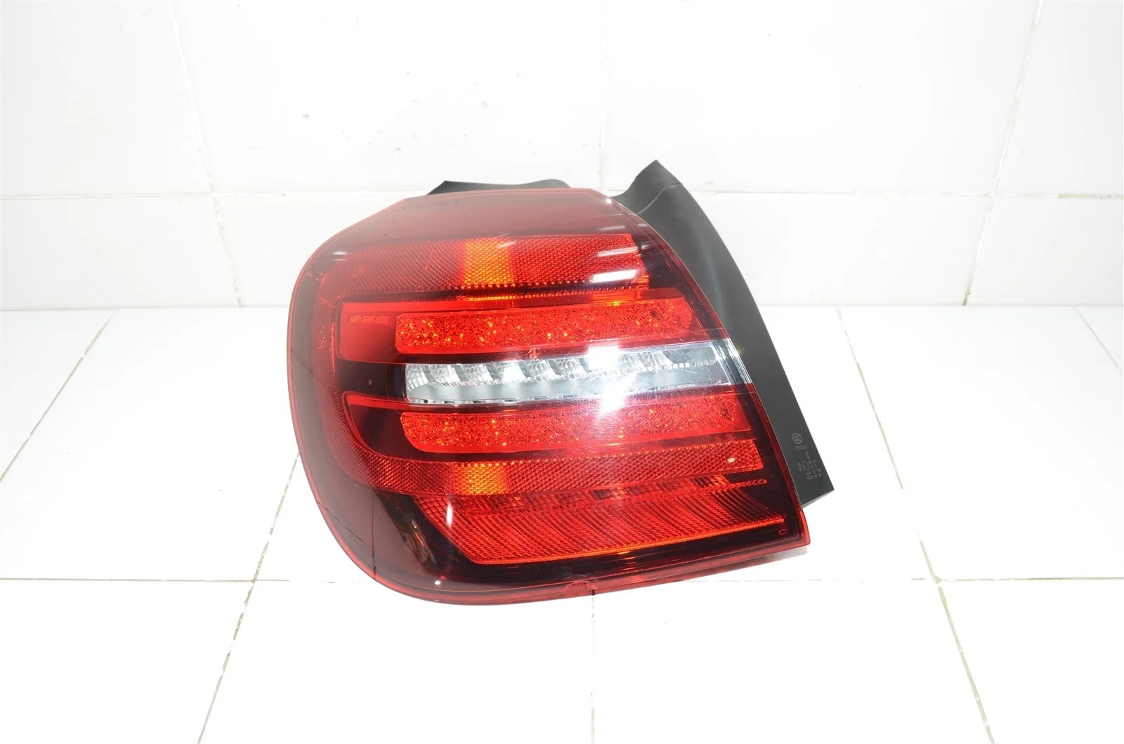 Фонарь Mercedes-Benz GLA-Class 2017-2020 A1569068300 X156, левый