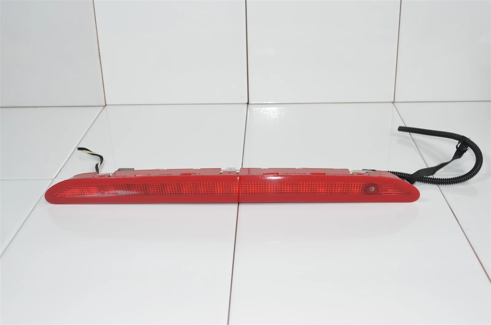 Дополнительный стоп сигнал VOLKSWAGEN TIGUAN 2016+ 5K0945087D 2