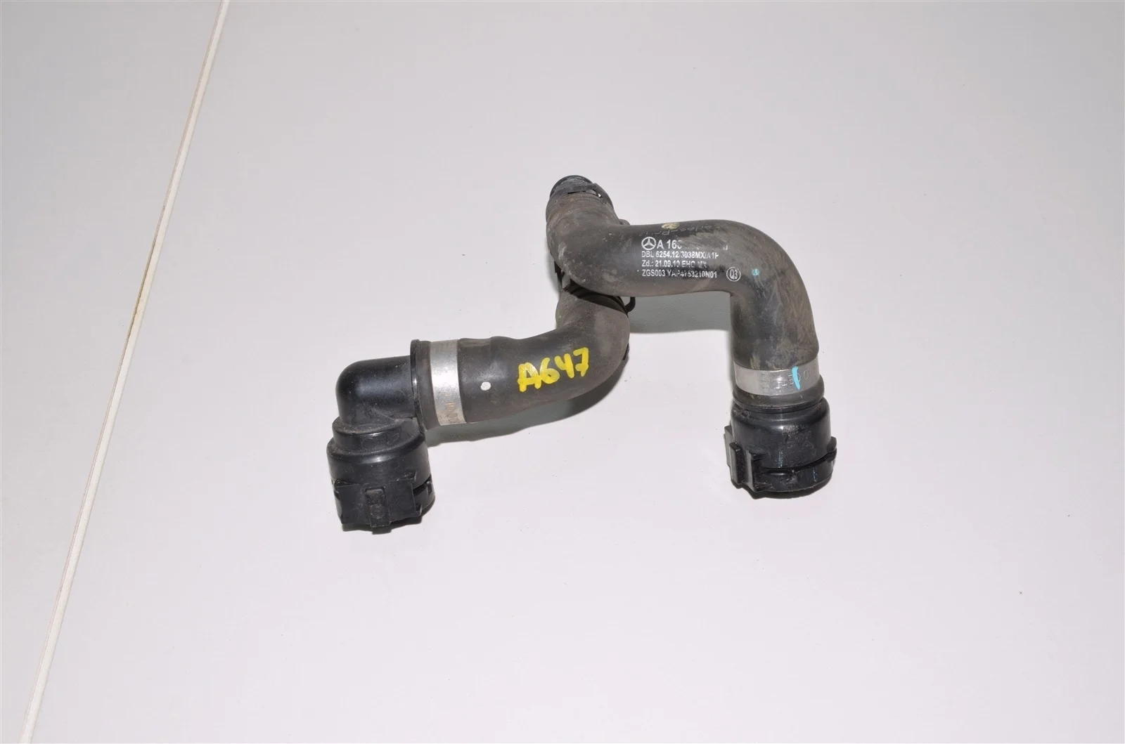 Патрубок системы охлаждения MERCEDES-BENZ GL-Class 2012+ A1665003475 X166