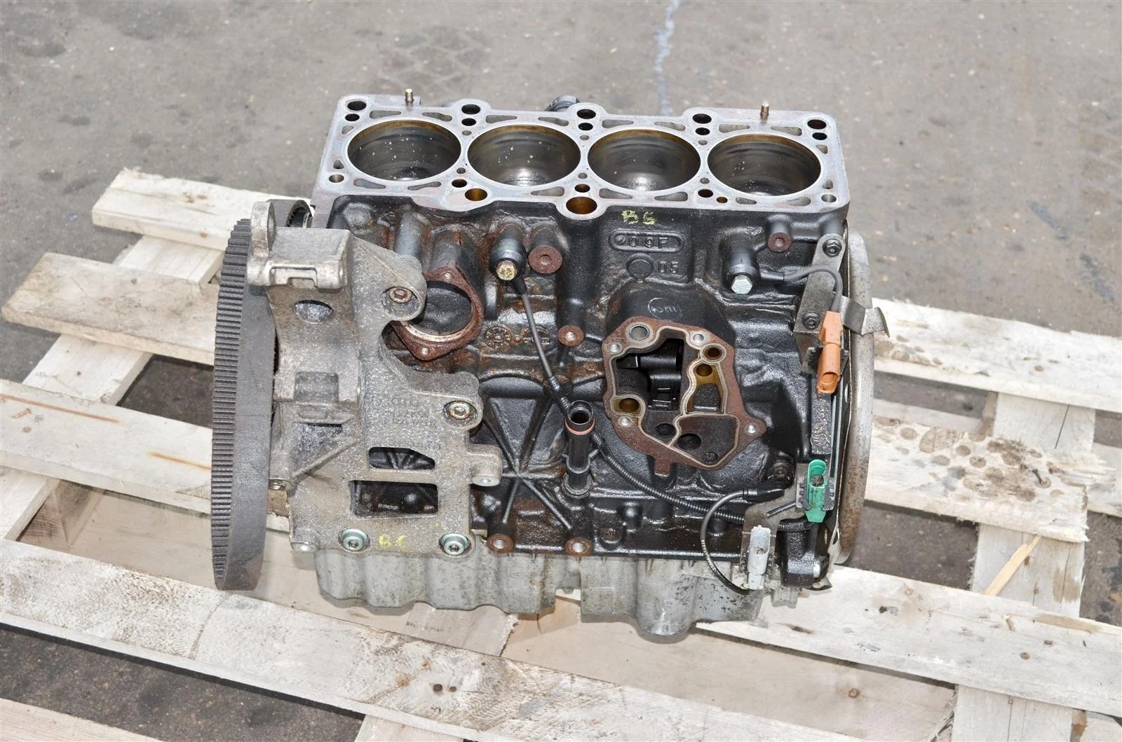 Блок цилиндров VOLKSWAGEN PASSAT 2005+ 06F103011F B6 2.0 BPY