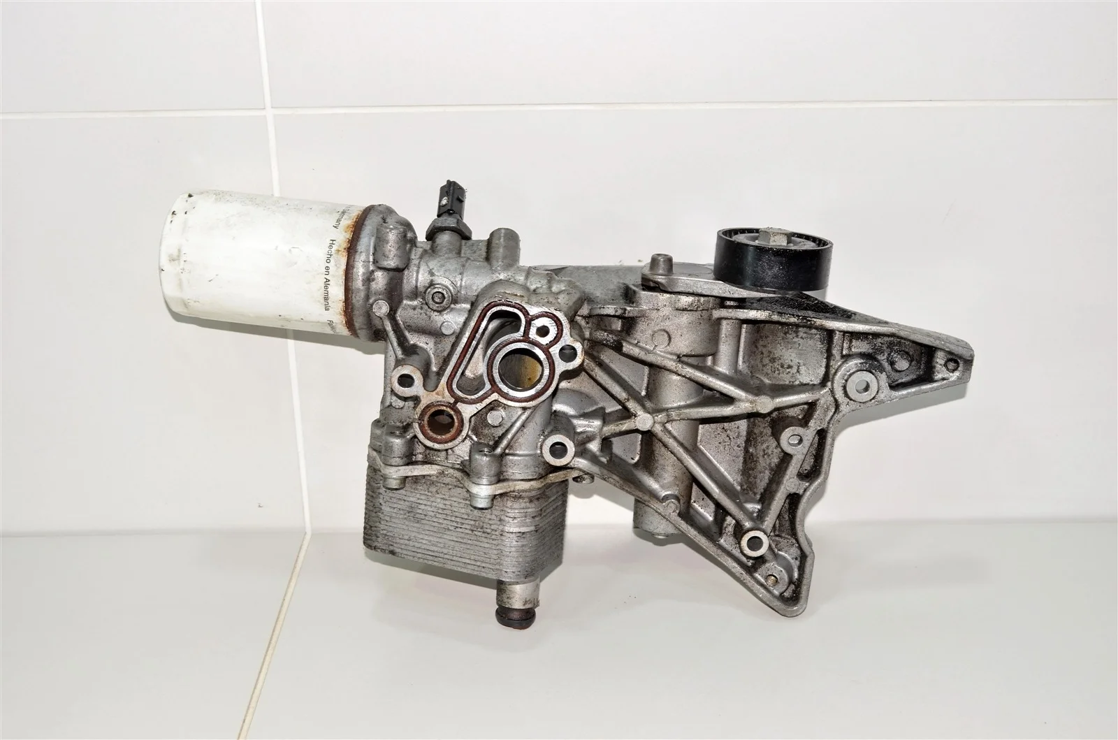 Корпус масляного фильтра VOLKSWAGEN TIGUAN 2006-2017 06J903143AH 1 2.0L CCTA