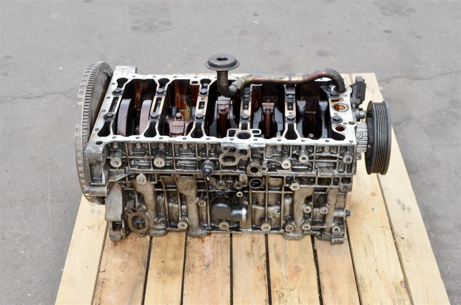 Блок цилиндров VOLVO XC70 2000-2007 8251489 SZ B5254T2