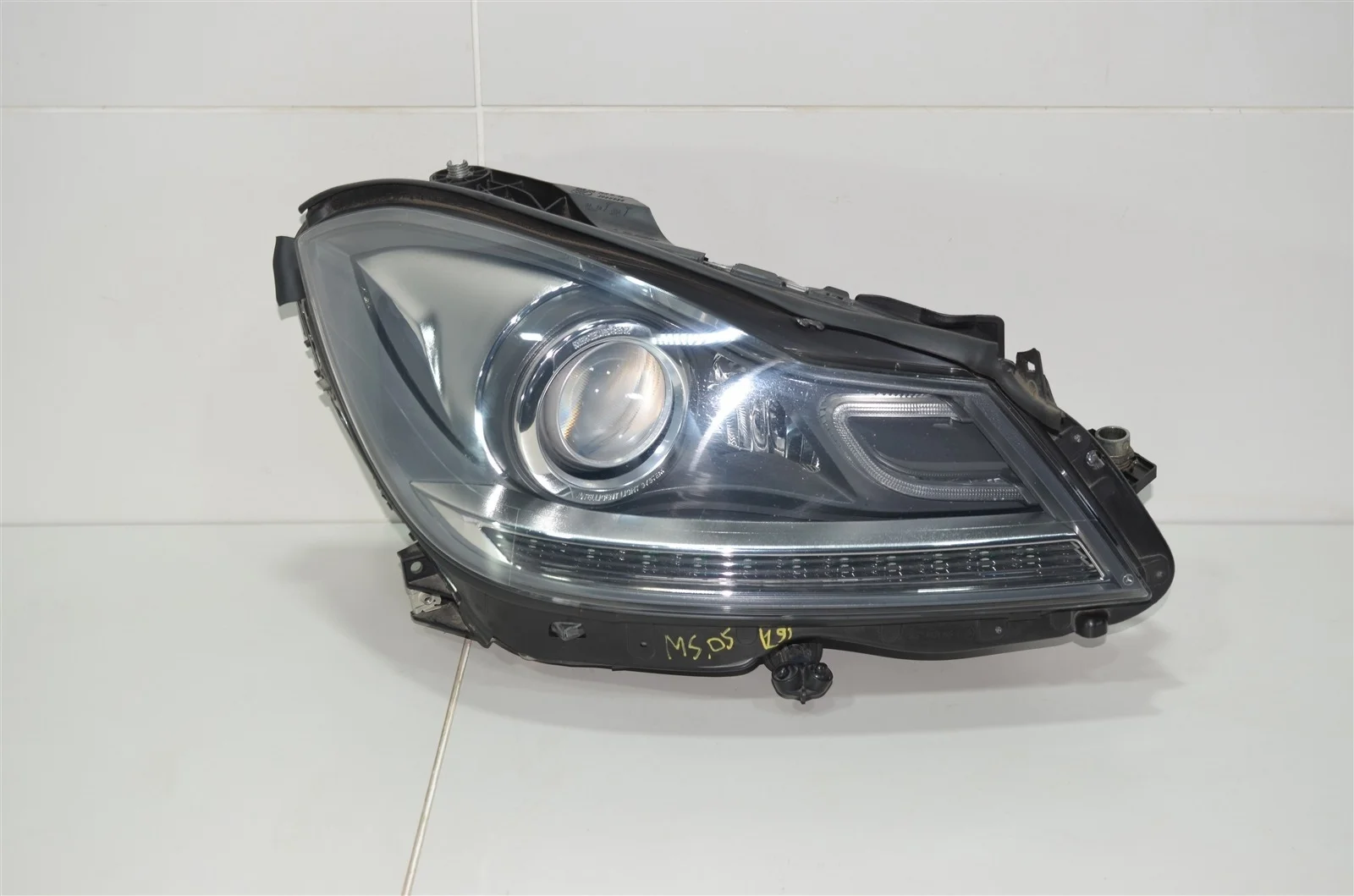 Фара MERCEDES-BENZ C-CLASS 2013 A2048204639 W204 1.8(271.860), правая