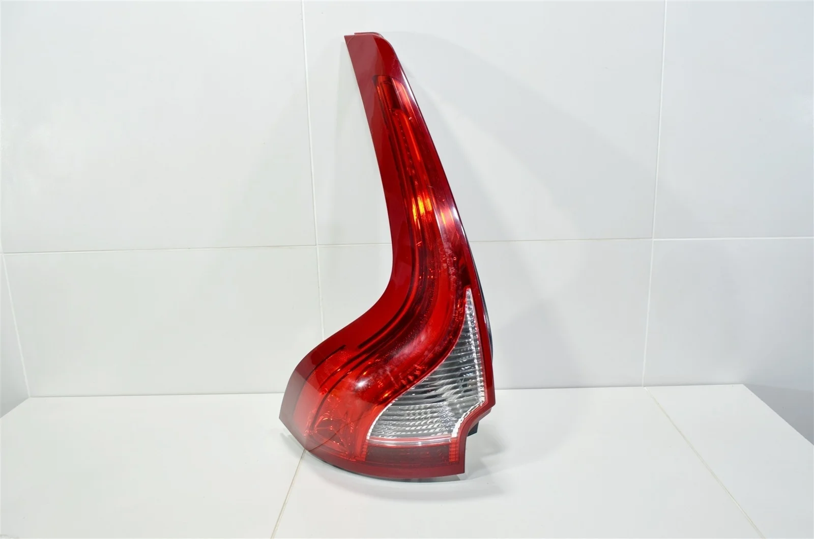 Фонарь VOLVO XC60 2016 31323034 DZ 2.4(D5244T21), левый