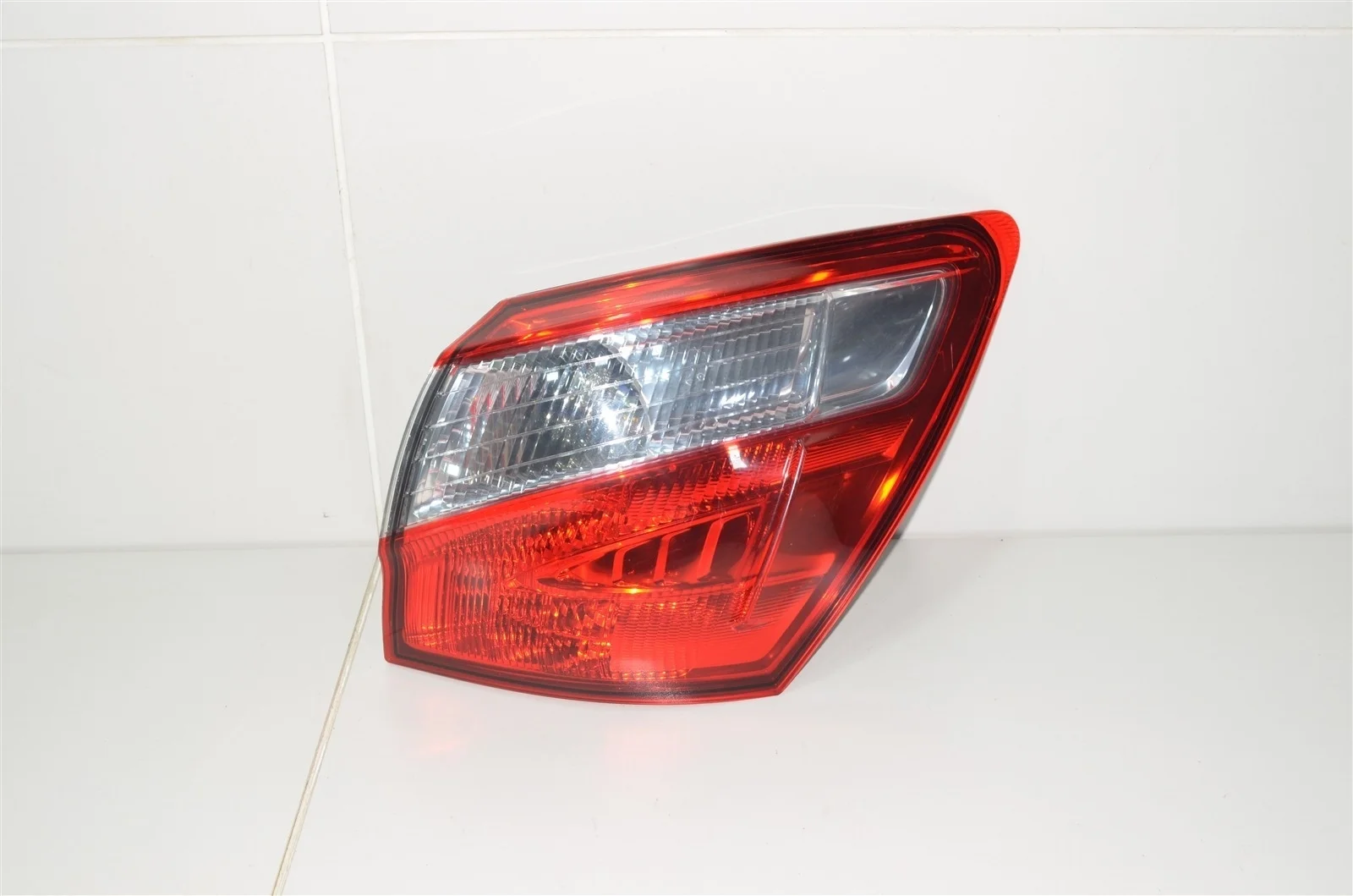 Фонарь NISSAN QASHQAI 2011 26550BR00A J10, правый