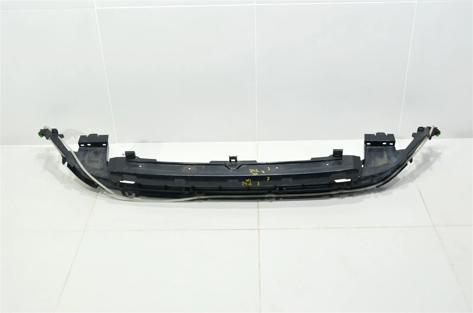 Кронштейн бампера LAND ROVER DISCOVERY SPORT 2015+ LR061238 L550, передний