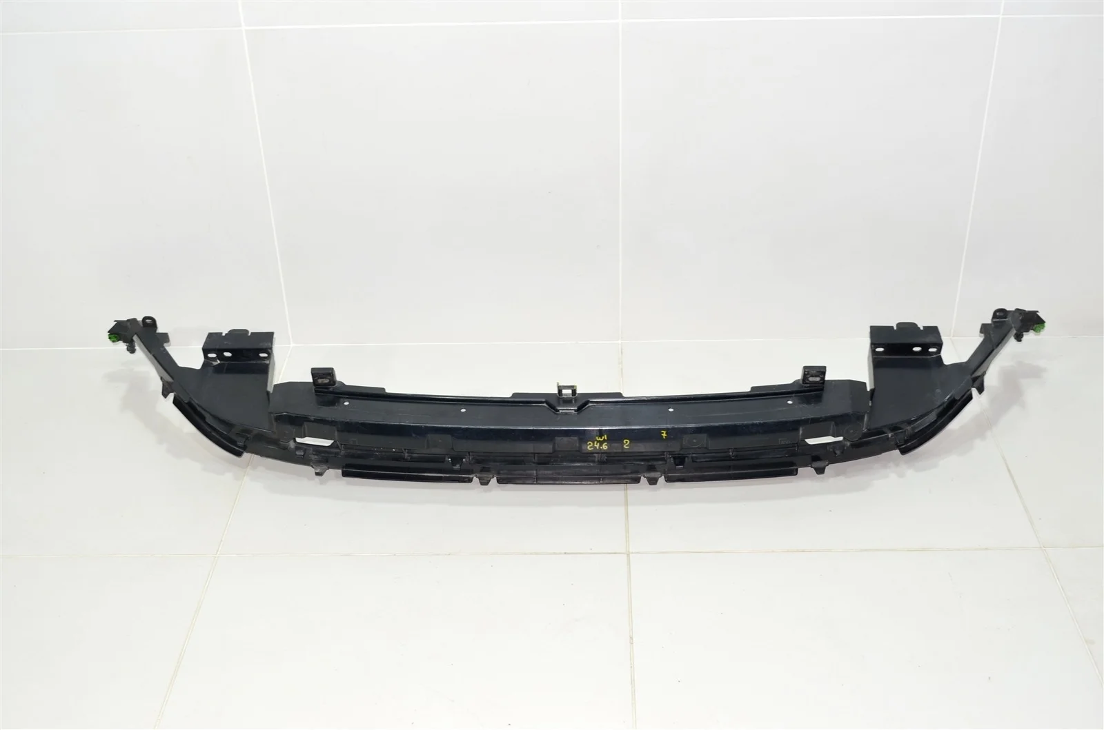 Кронштейн бампера LAND ROVER DISCOVERY SPORT 2015+ LR061238 L550, передний