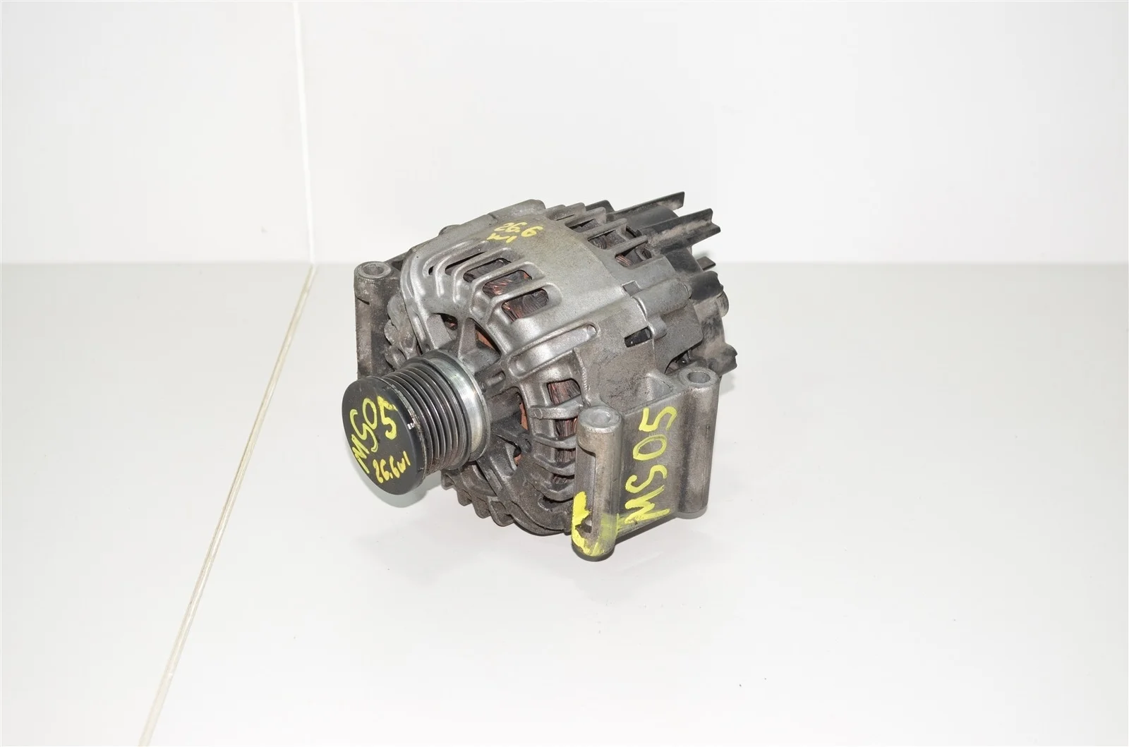 Генератор MERCEDES-BENZ C-CLASS 2013 A0009067902 W204 1.8(271.860)