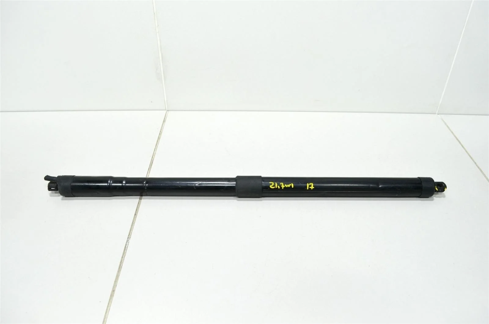 Амортизатор багажника Land Rover RANGE ROVER EVOQUE 2011+ LR061667 L538