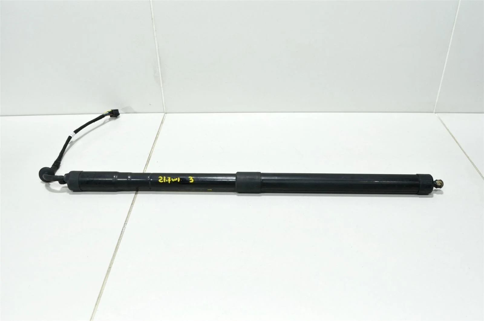 Амортизатор крышки багажника Land Rover RANGE ROVER EVOQUE 2011+ LR061667 L538