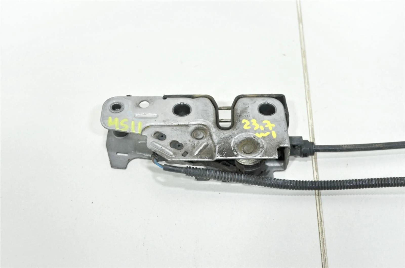 Замок капота VOLKSWAGEN TIGUAN 2015 5N0823509B 1 2.0L CCZD