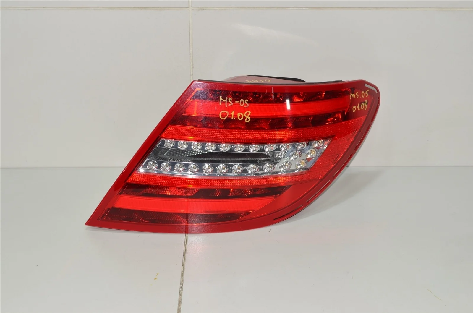 Фонарь MERCEDES-BENZ C-Class 2013 A2049060503 W204 1.8(271.860), правый