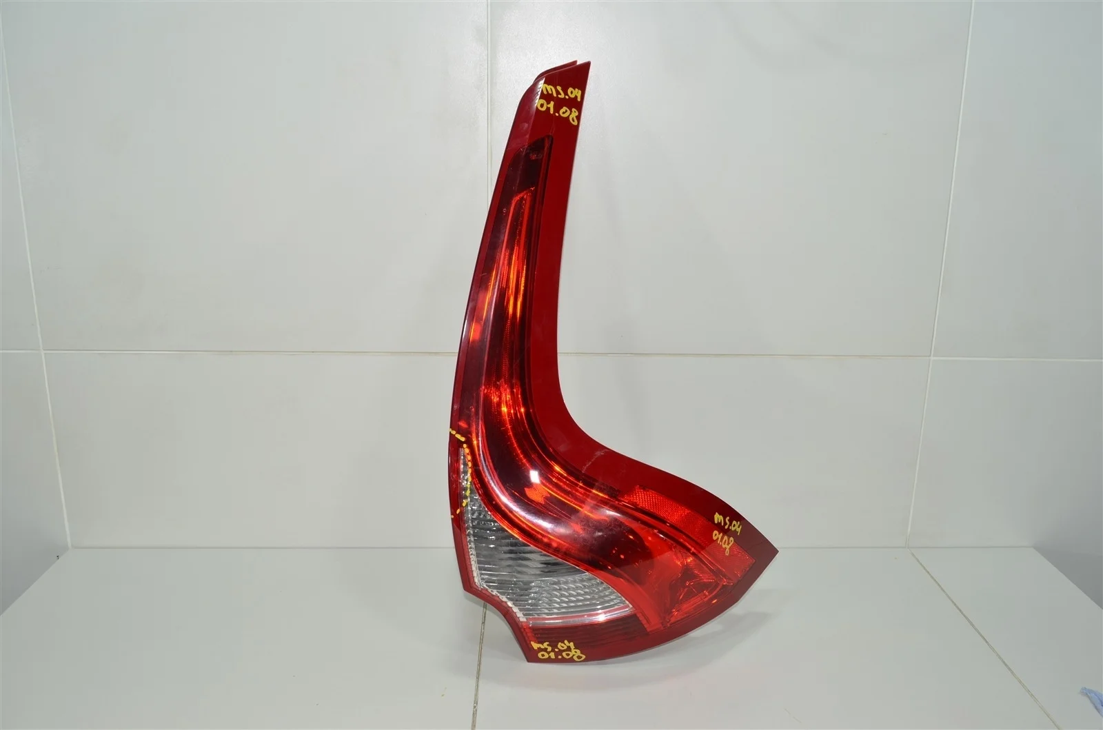 Фонарь VOLVO XC60 2016 31323035 DZ 2.4(D5244T21), правый