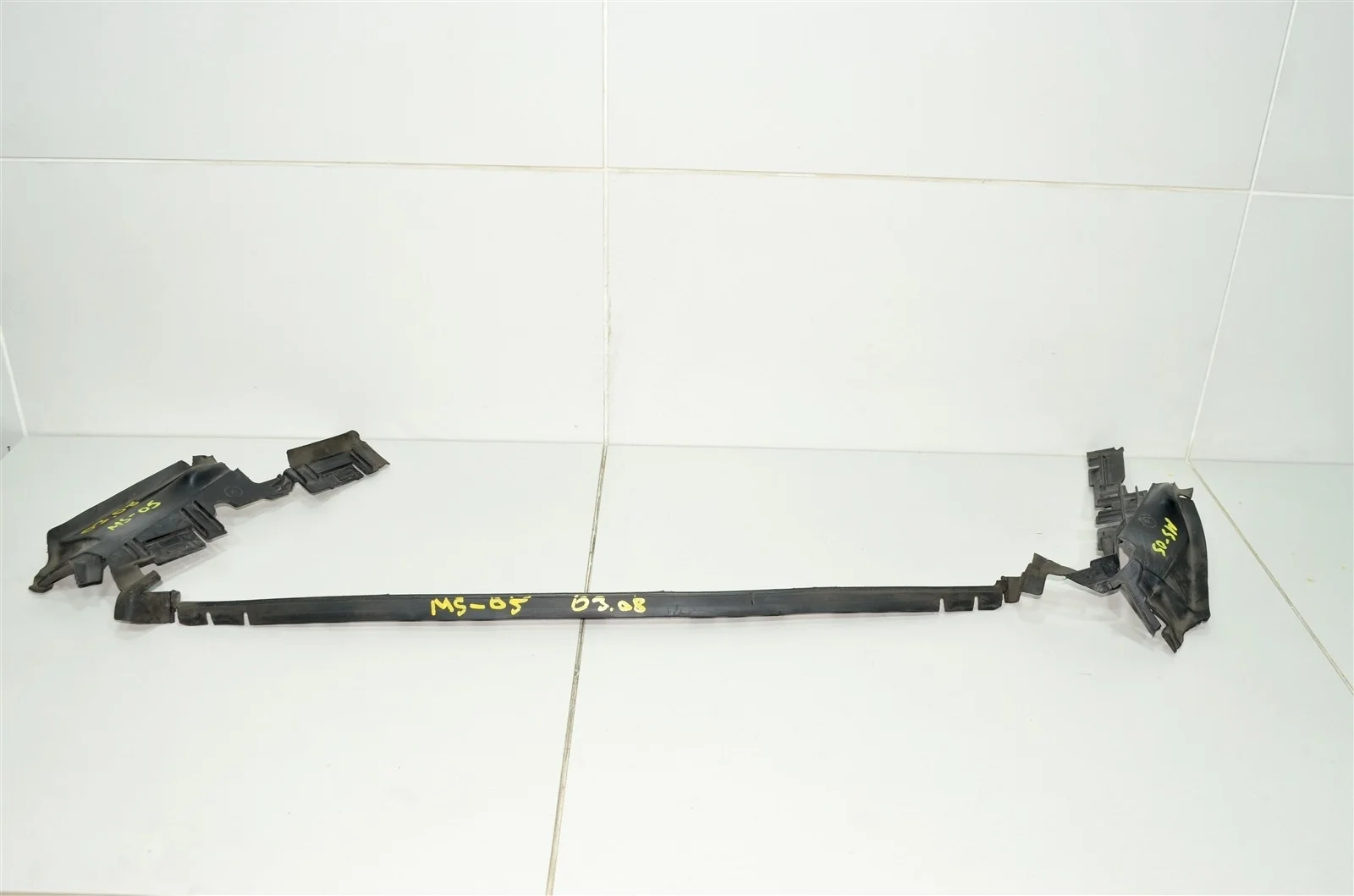 Дефлектор радиатора MERCEDES-BENZ C-Class 2013 A2045050530 W204 1.8(271.860)