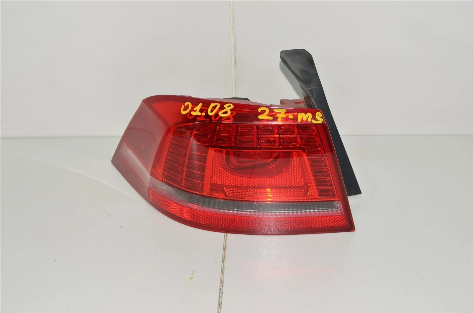 Фонарь VOLKSWAGEN PASSAT 2014 3AE945207B B7 1.8L TSI (CDAA), левый