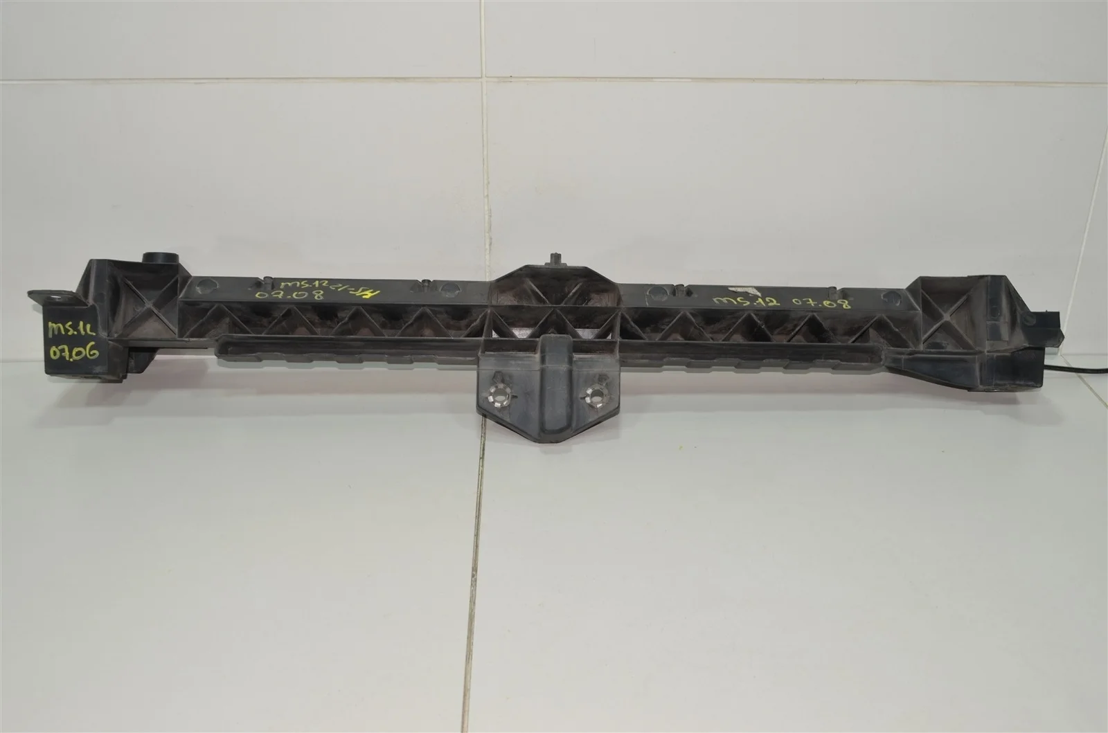 Кронштейн решетки радиатора Citroen Berlingo 2015 7416J3 B9 1.6L HDI 9HF DV6DTED