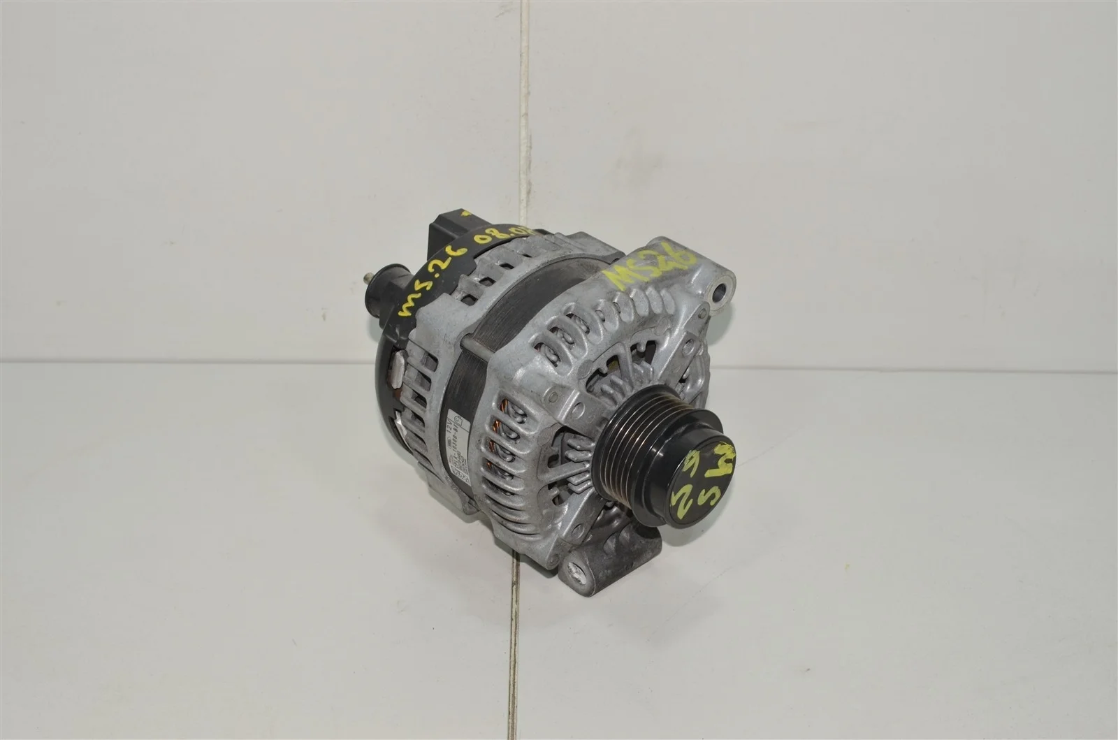 Генератор LAND ROVER RANGE ROVER SPORT 2016 LR076696 L494 3.0L 200AX