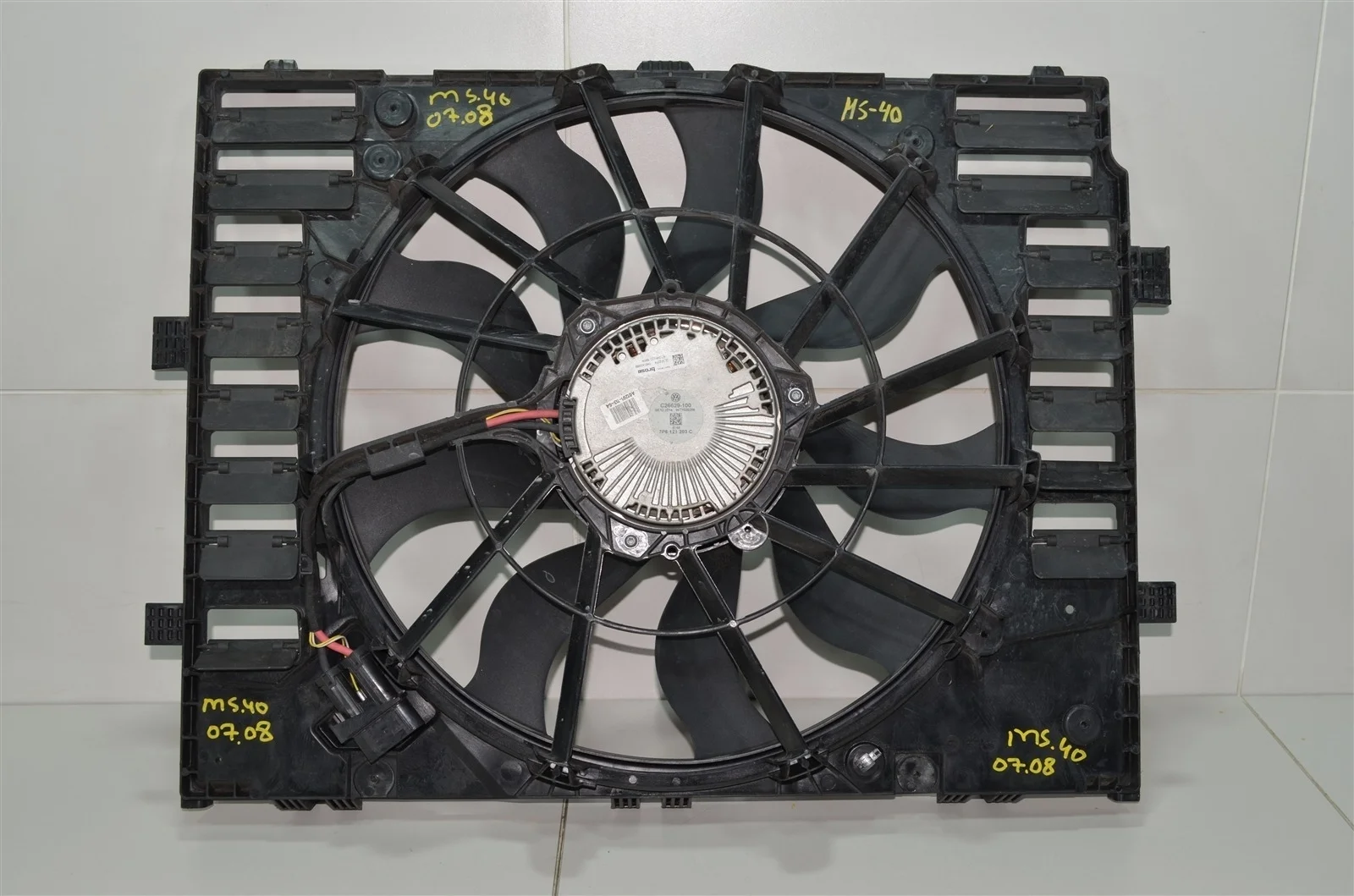 Диффузор в сборе VOLKSWAGEN TOUAREG 2014 7P6121203C FL/NF 3.0L TDI CJMA