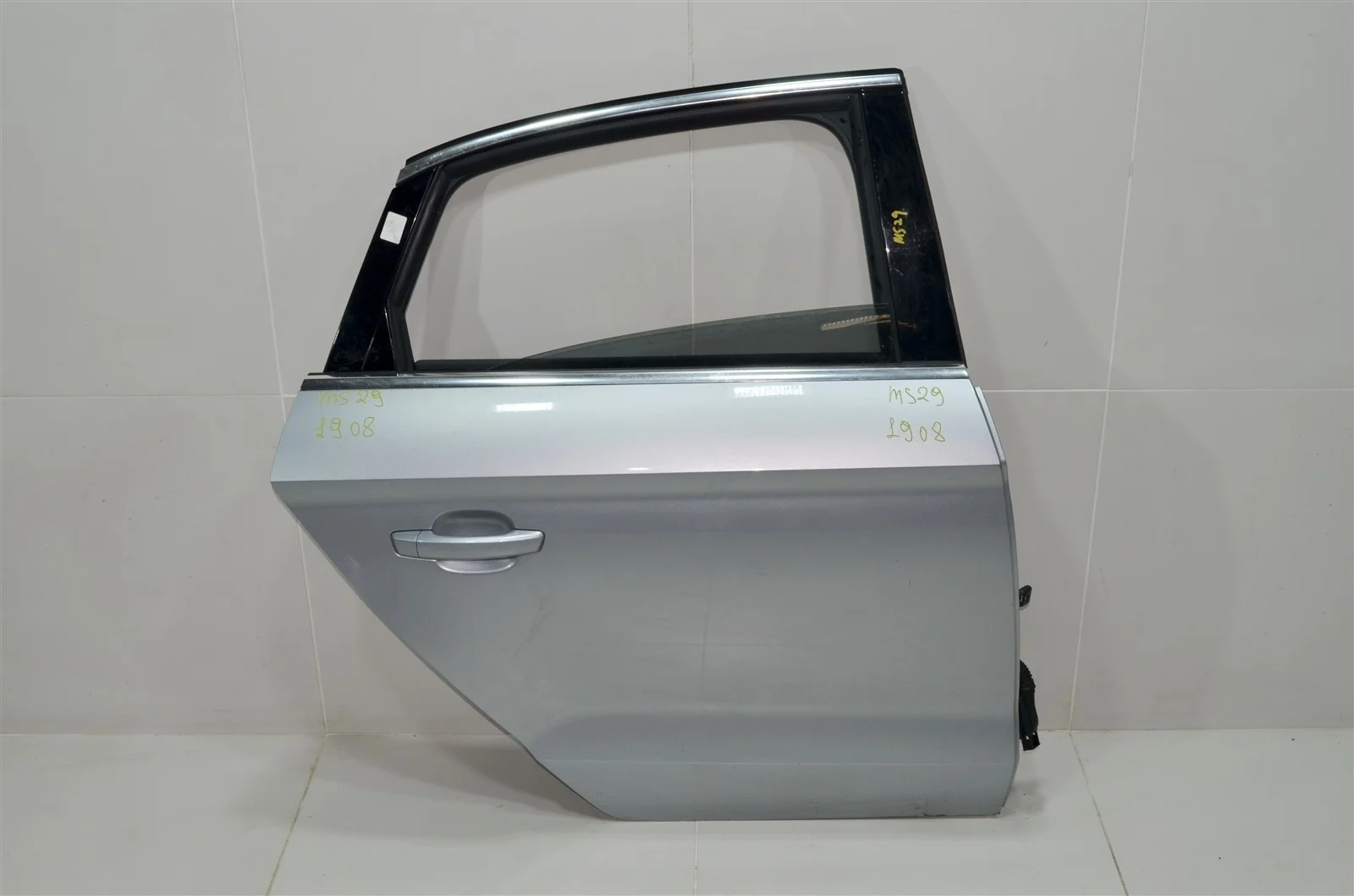 Дверь Audi A3 2014 8V5833052 8V 1.8L (CJSA), задняя правая