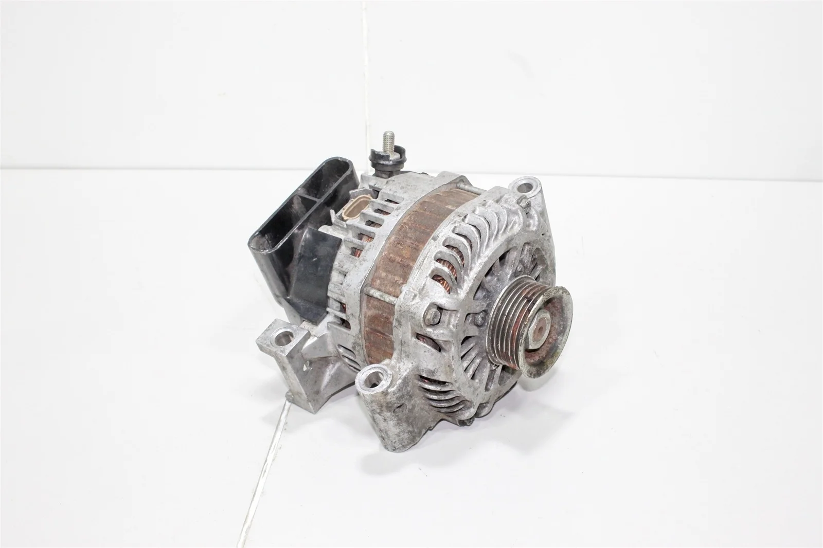 Генератор MAZDA CX-7 2007+ L33G18300A ER