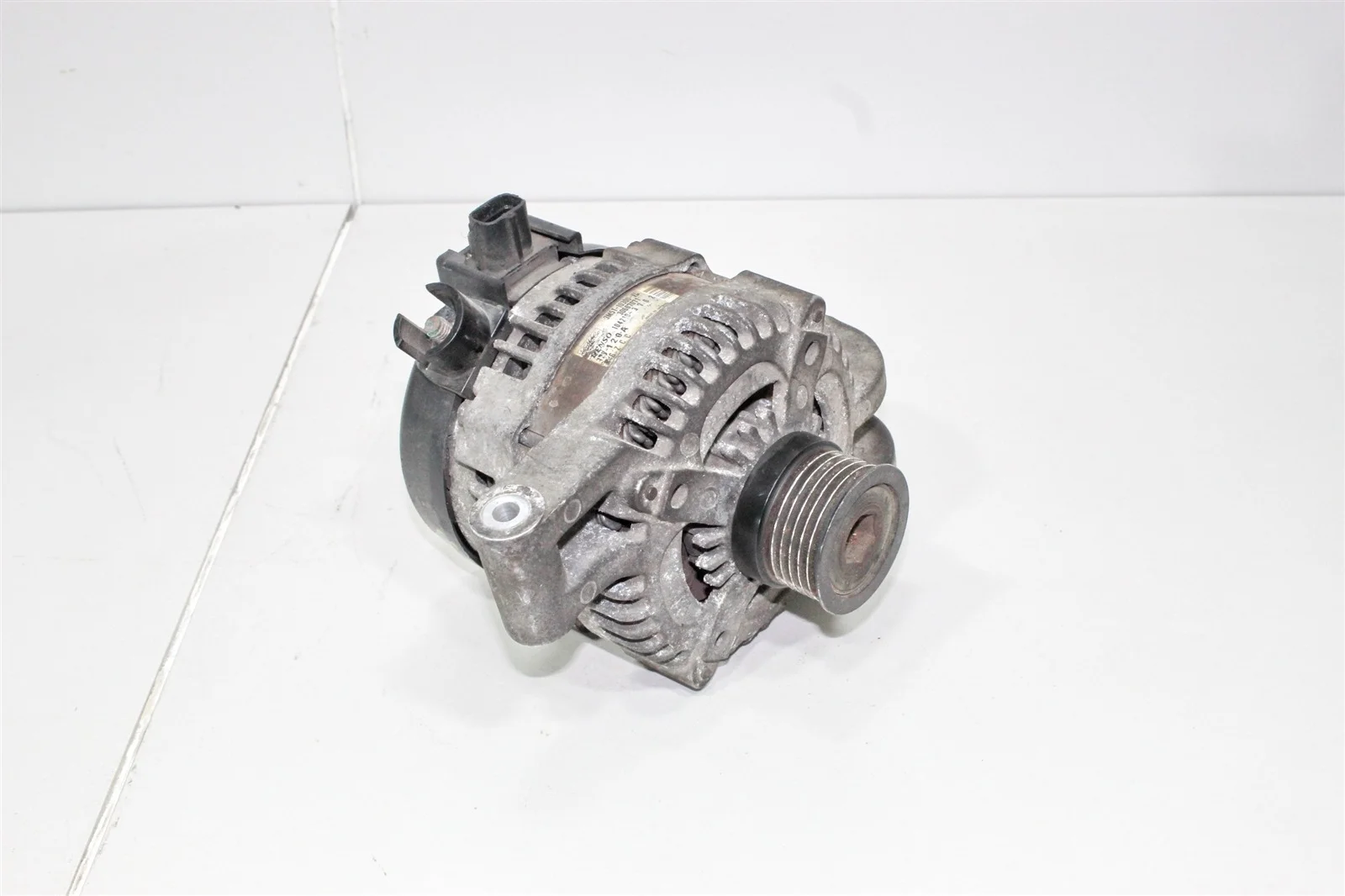 Генератор FORD FOCUS 2005-2011 1256552 2