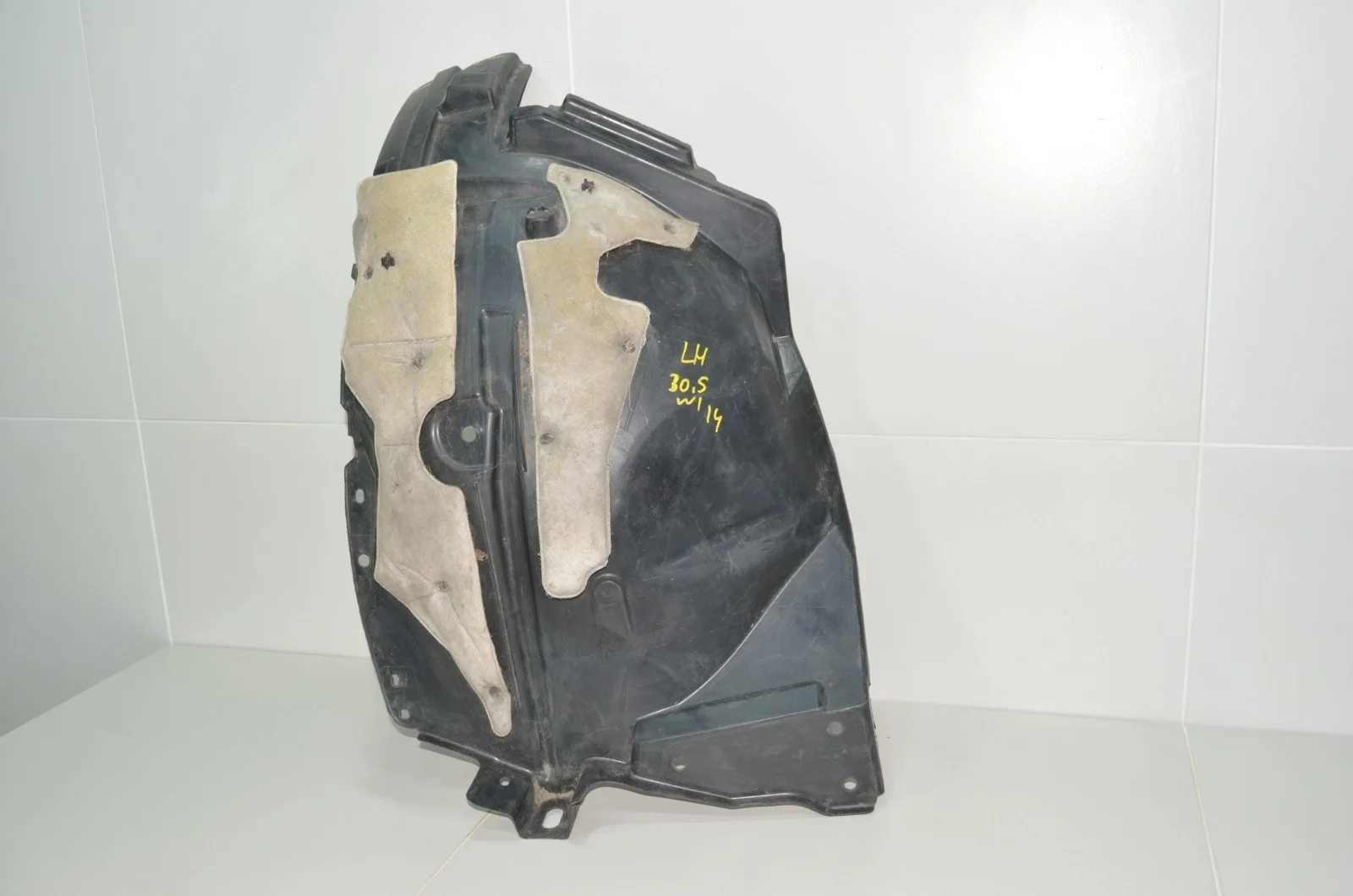 Подкрылок NISSAN QASHQAI 2013+ 63841HV00A J11, передний левый