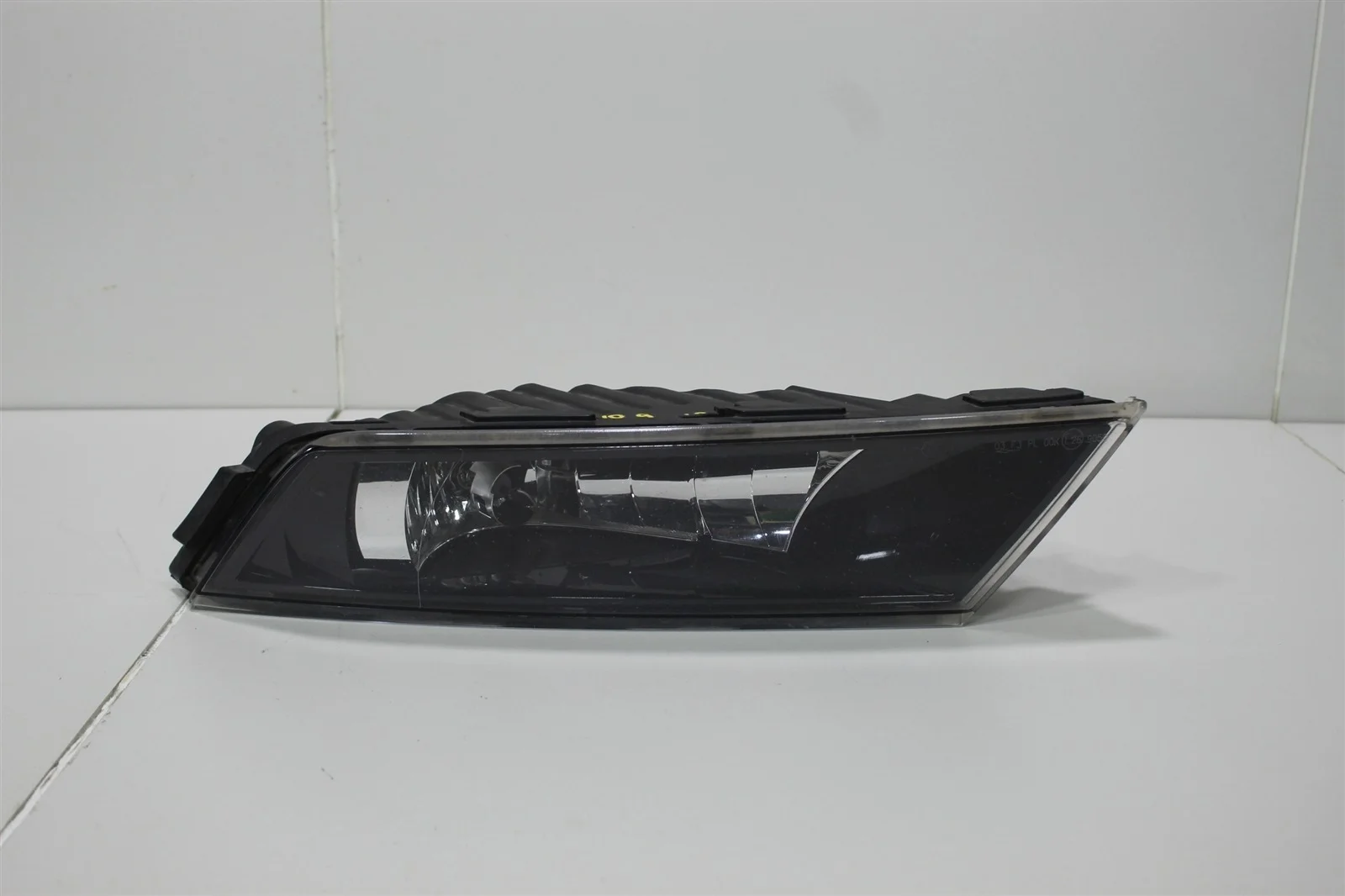 ПТФ SKODA SUPERB 2017 3V0941700 B8 2.0(CJXA), передний правый