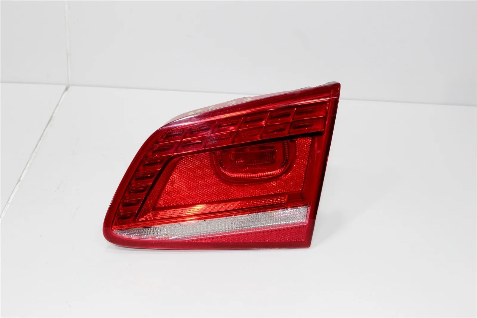 Фонарь VOLKSWAGEN PASSAT 2014 3AE945308C B7 1.8L TSI (CDAA), правый