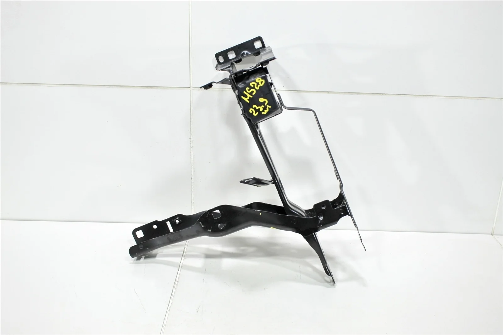 Кронштейн фары BMW X3 2021 51647400114 G01 2.0L B48B20B, правый