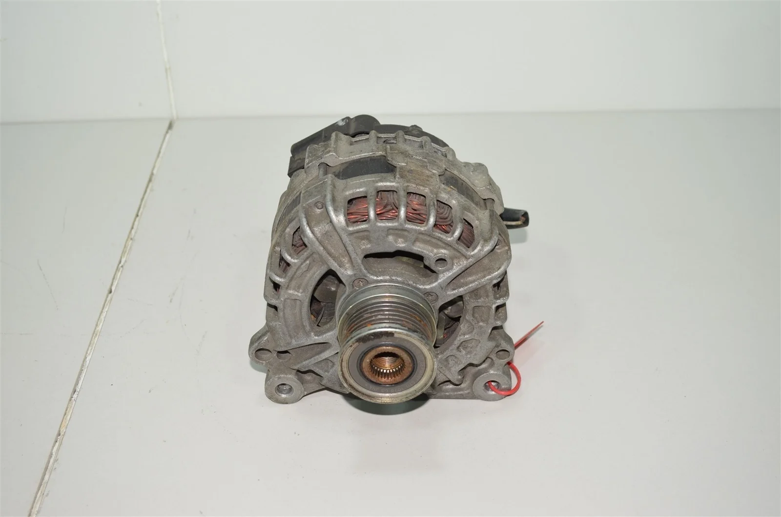 Генератор Volkswagen TIGUAN 2016+ 03L903023K 2