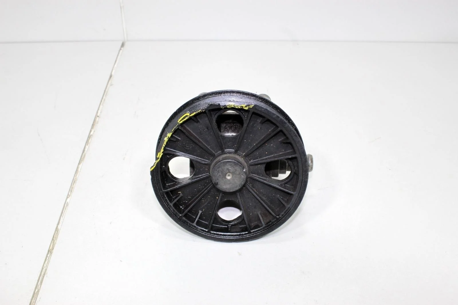 Насос ГУР VOLVO S60 2007 30760530 2.5