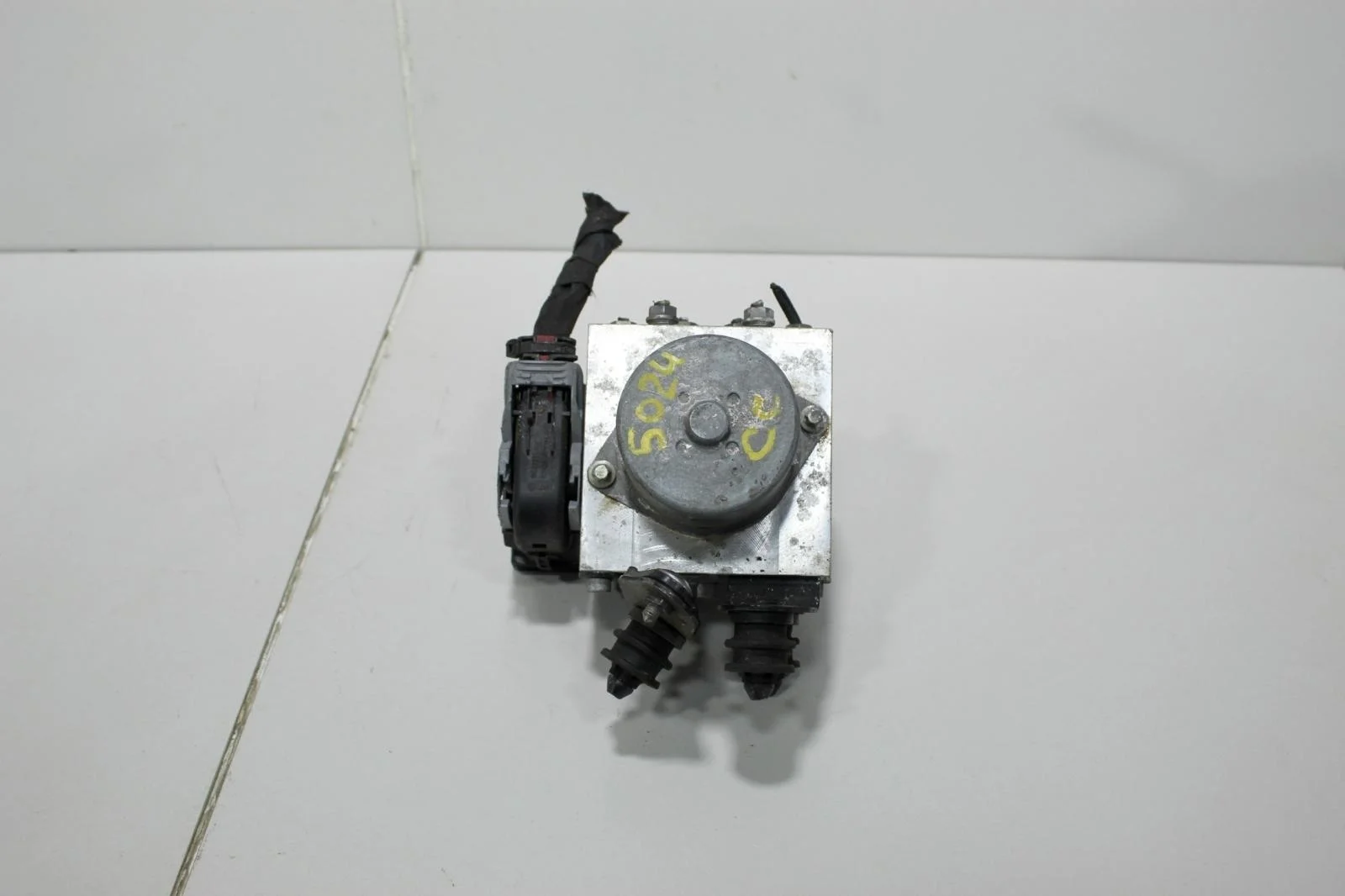 Блок abs Volkswagen Passat 2010+ 3AA614109AB B7