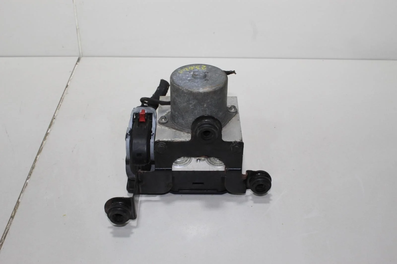 Блок abs Volkswagen Tiguan 2011 5N0614109Q 5N1 2.0