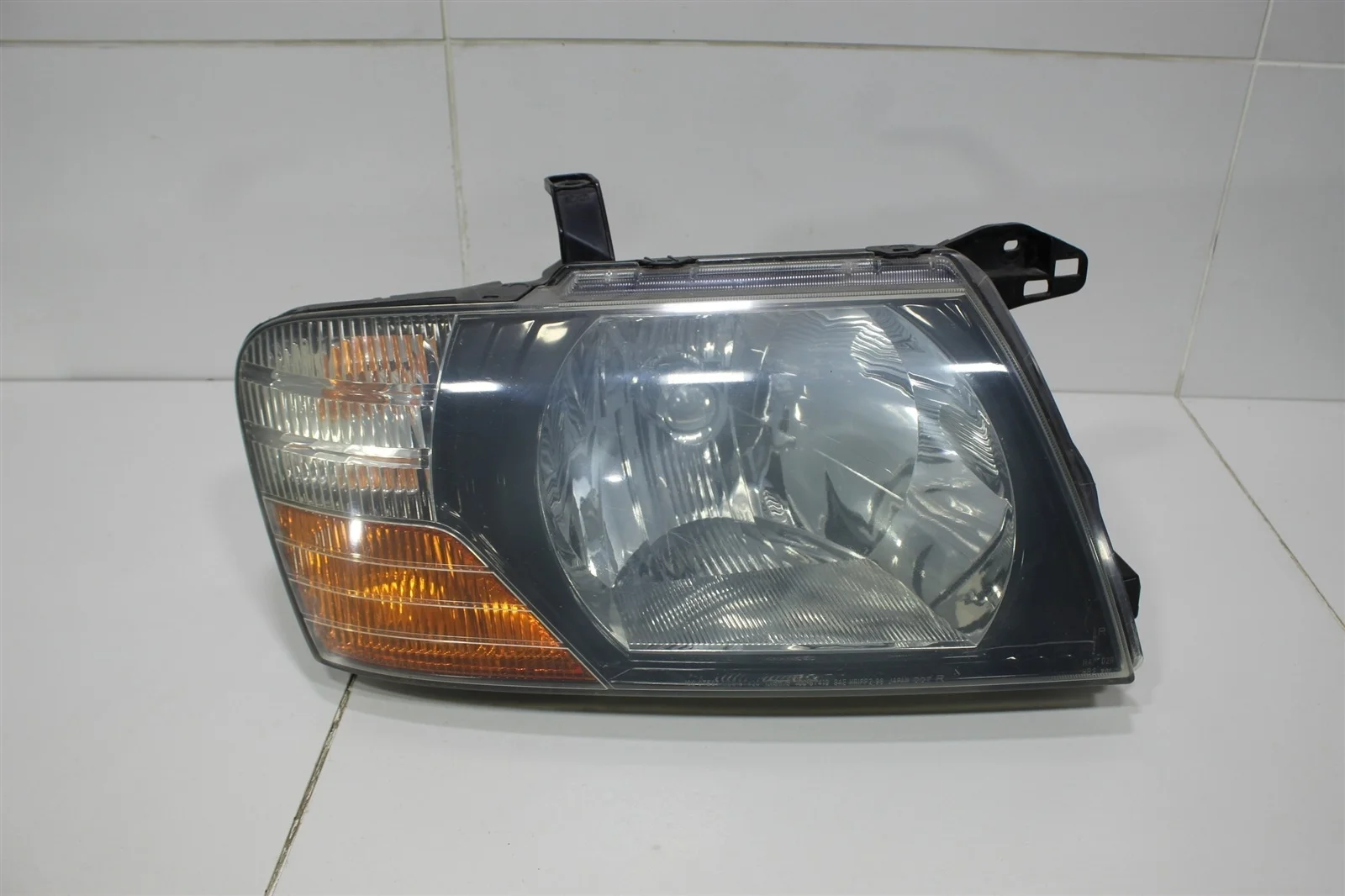 Фара MITSUBISHI MONTERO 2000+ MR548040, правая