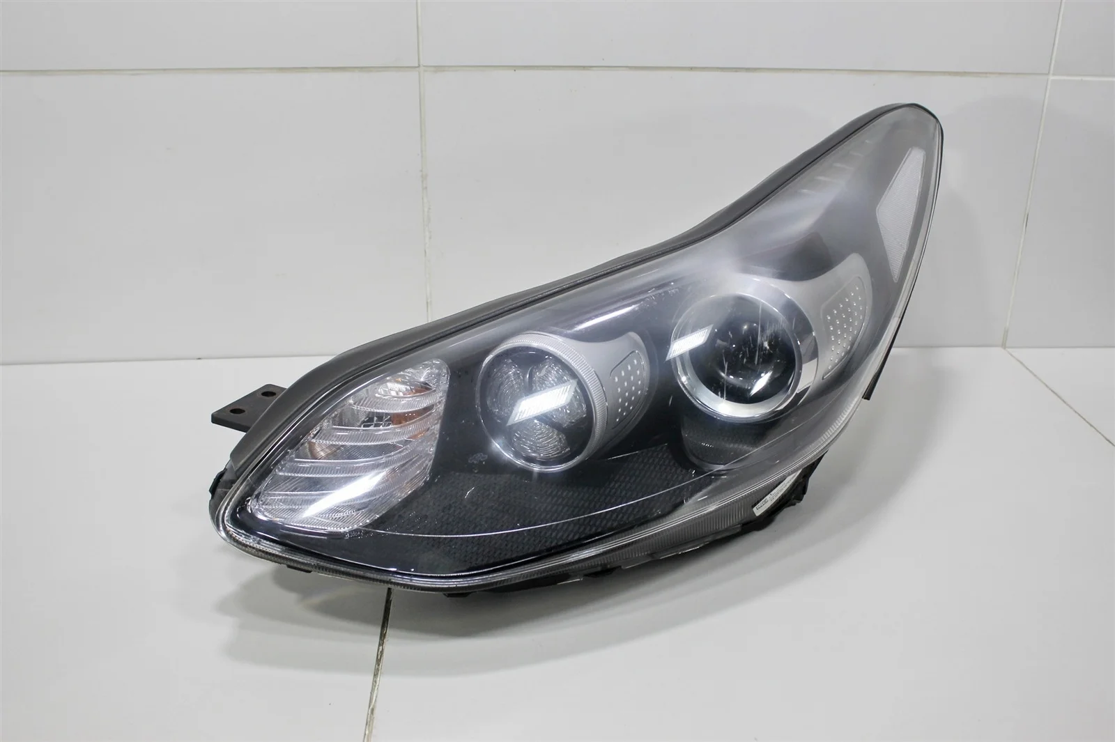 Фара KIA SPORTAGE 2016+ 92101F1010 4 QLE, левая