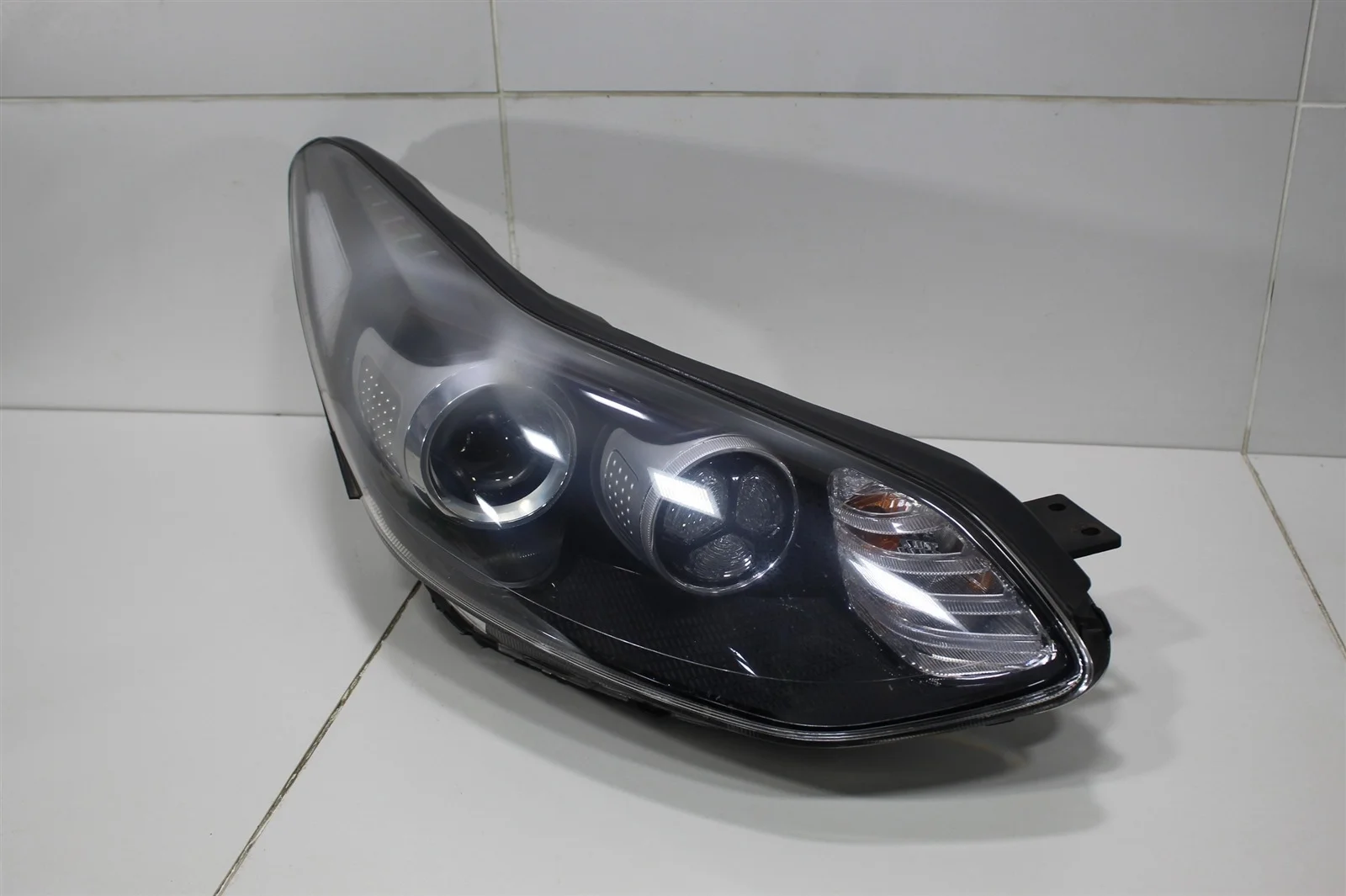 Фара KIA SPORTAGE 2016+ 92102F1010 4 QLE, правая