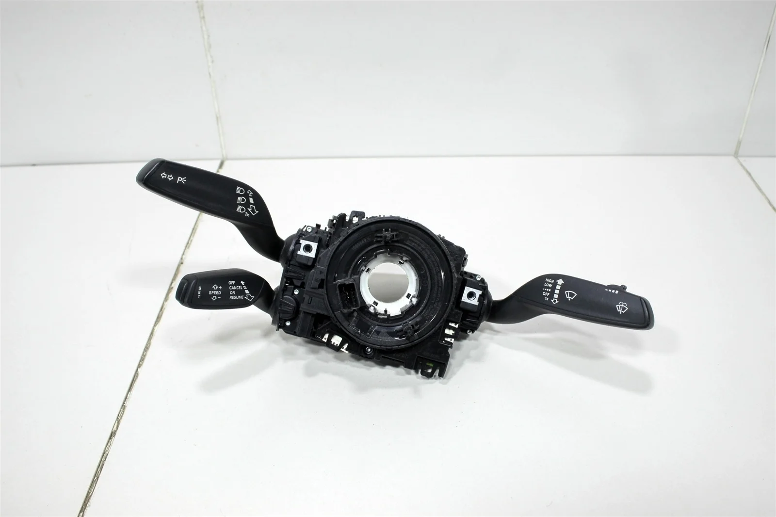 Переключатель / Шлейф подрулевой SRS Audi A3 2014 5Q0953549C 8V 1.8L (CJSA)