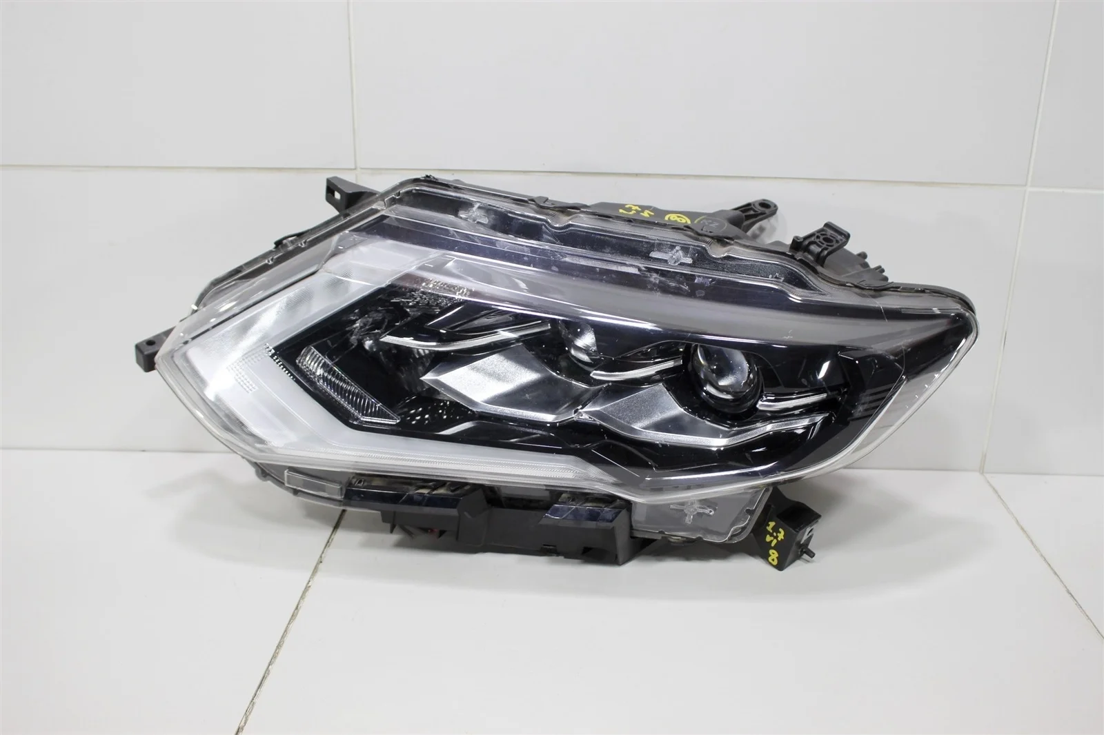 Фара NISSAN X-TRAIL 2017+ 260606FP8B T32, левая