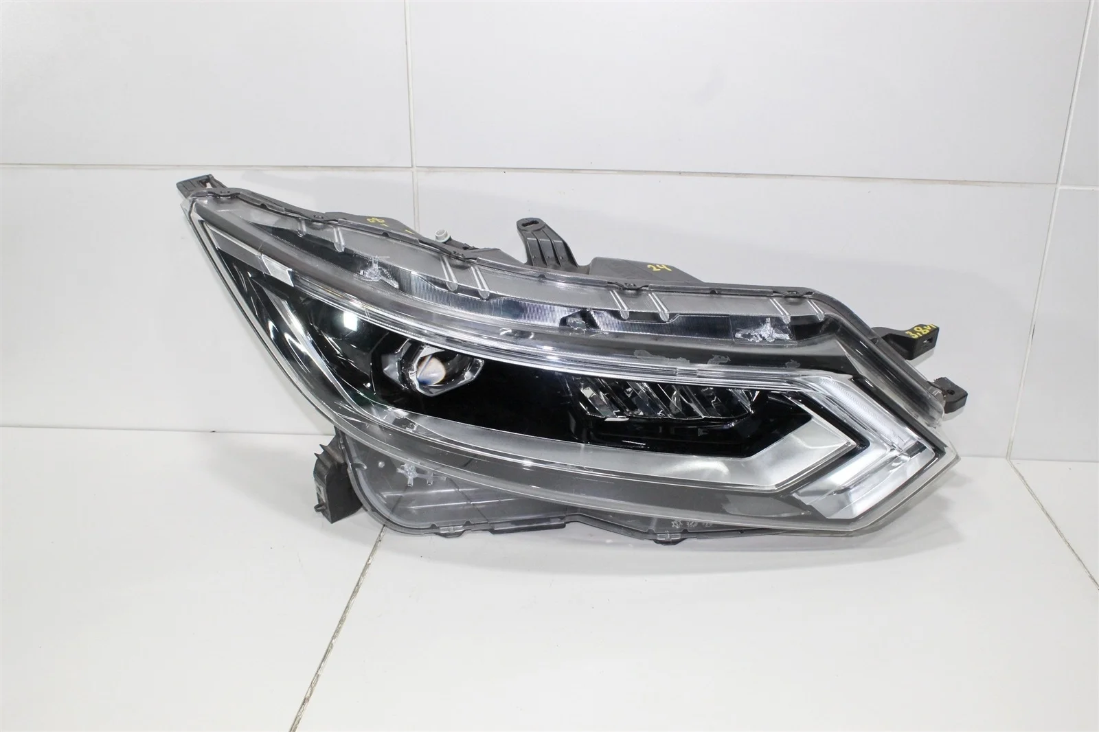 Фара NISSAN QASHQAI 2017+ 26010HV05B J11, правая
