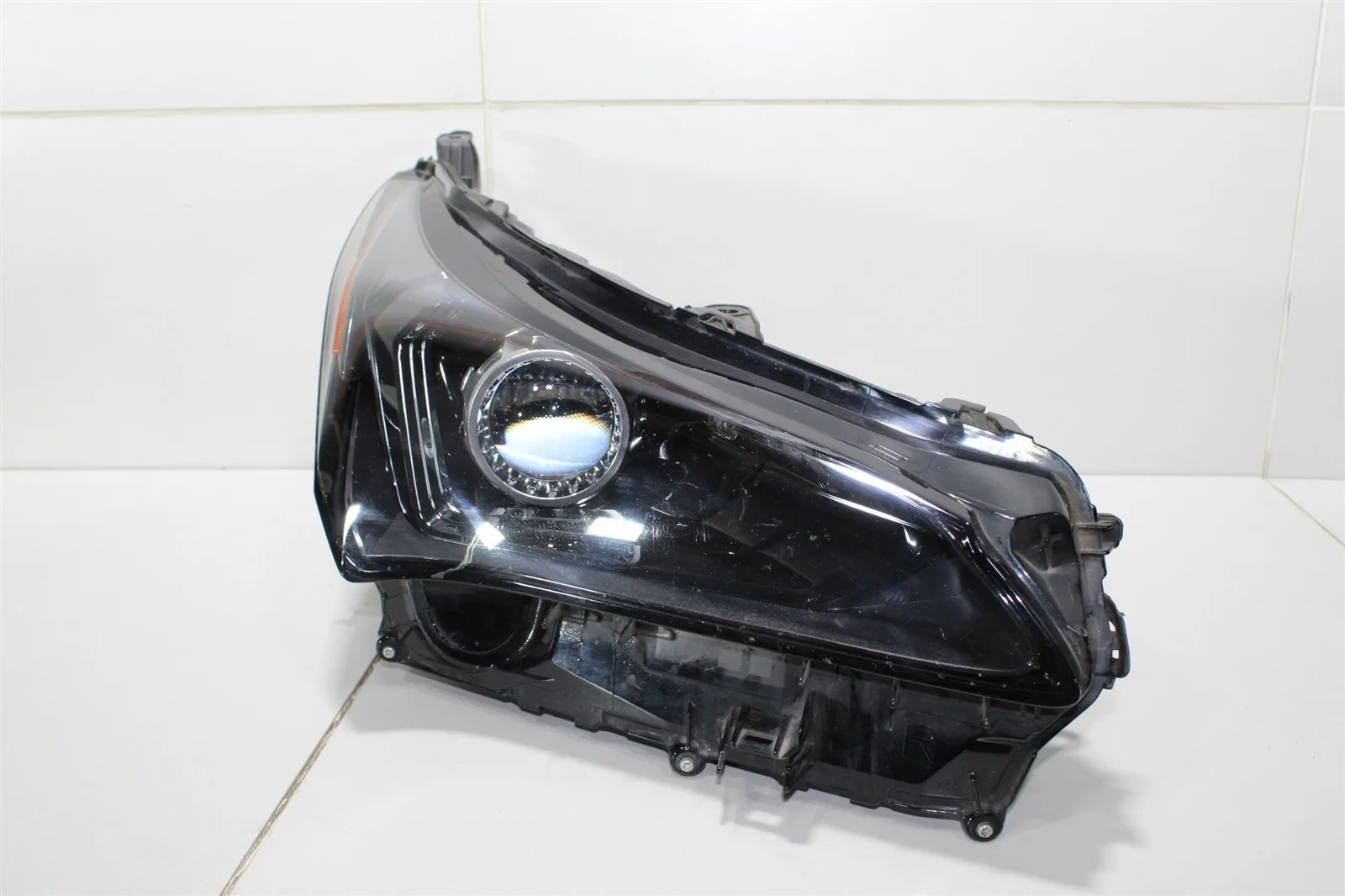 Фара LEXUS NX300h 2017+ 8114578180 Z10, правая