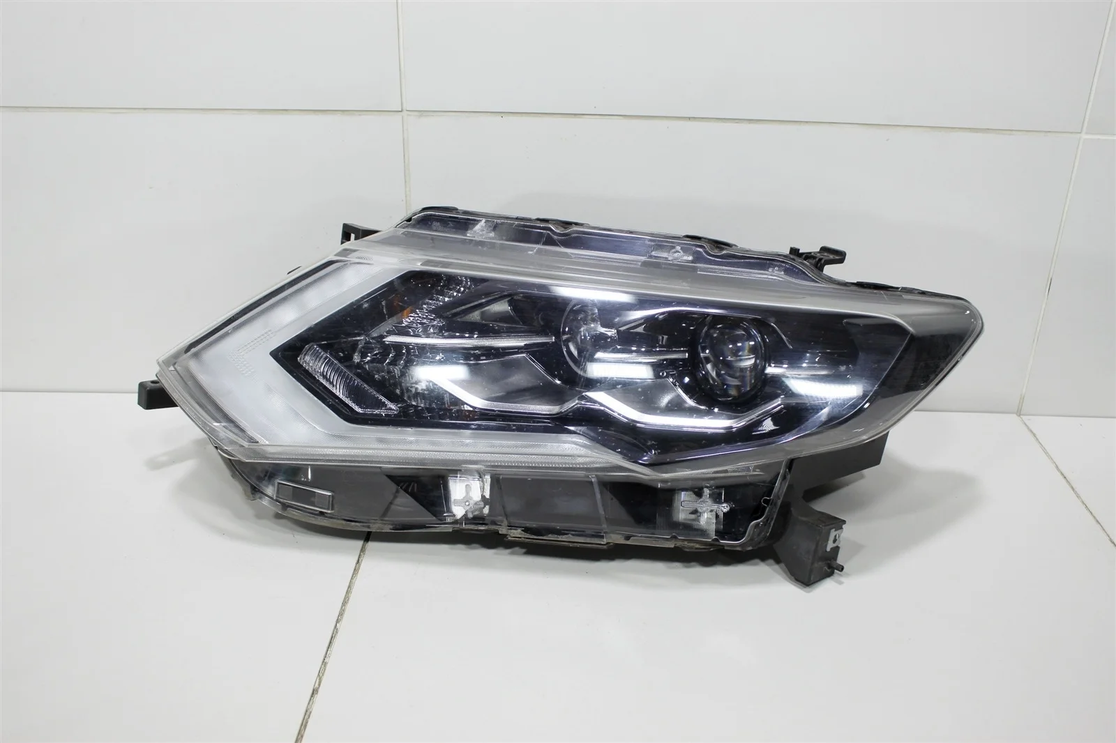 Фара NISSAN X-TRAIL 2017+ 260606FP8B T32, левая