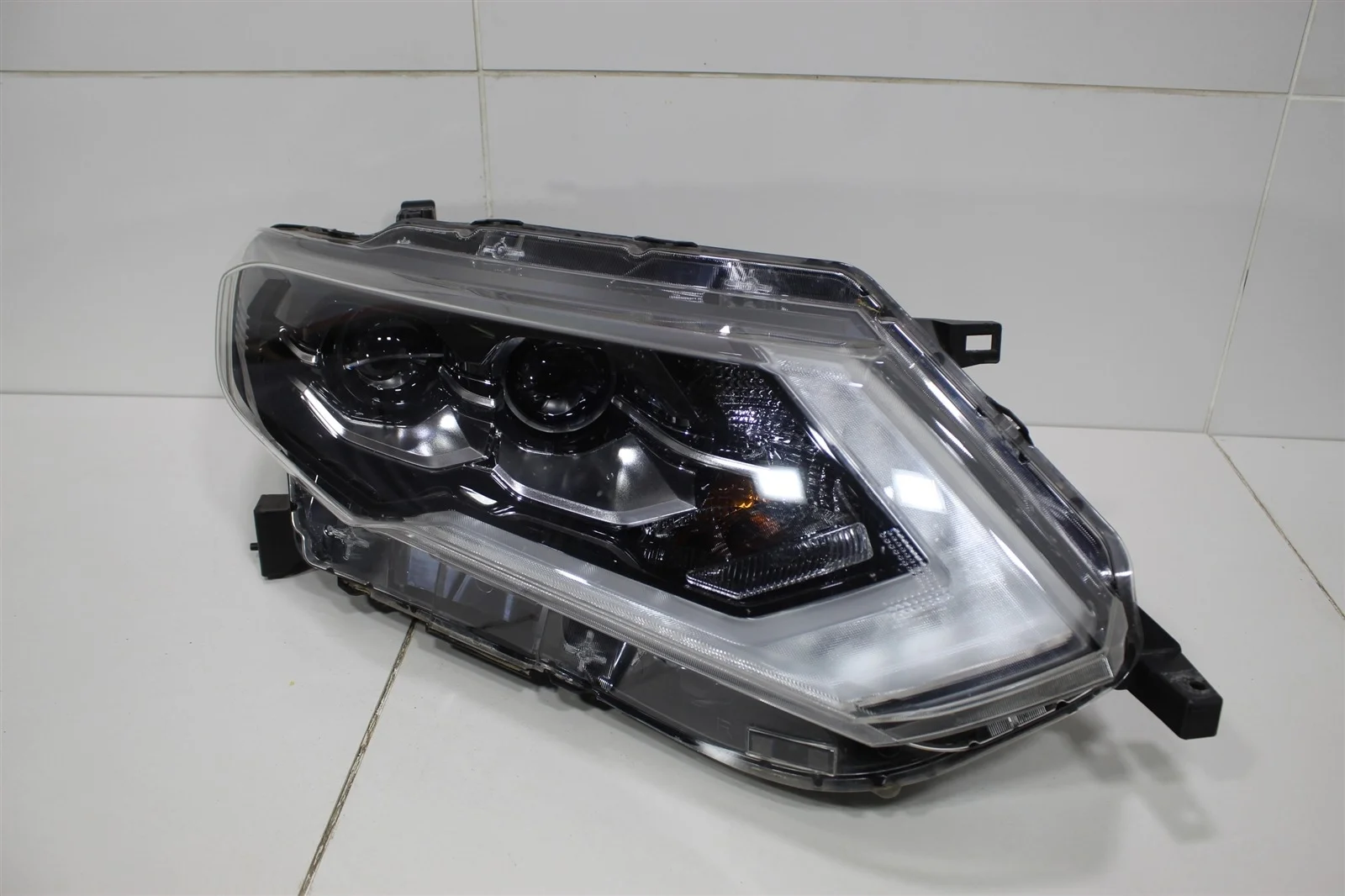 Фара NISSAN X-TRAIL 2017+ 260106FP8B T32, правая